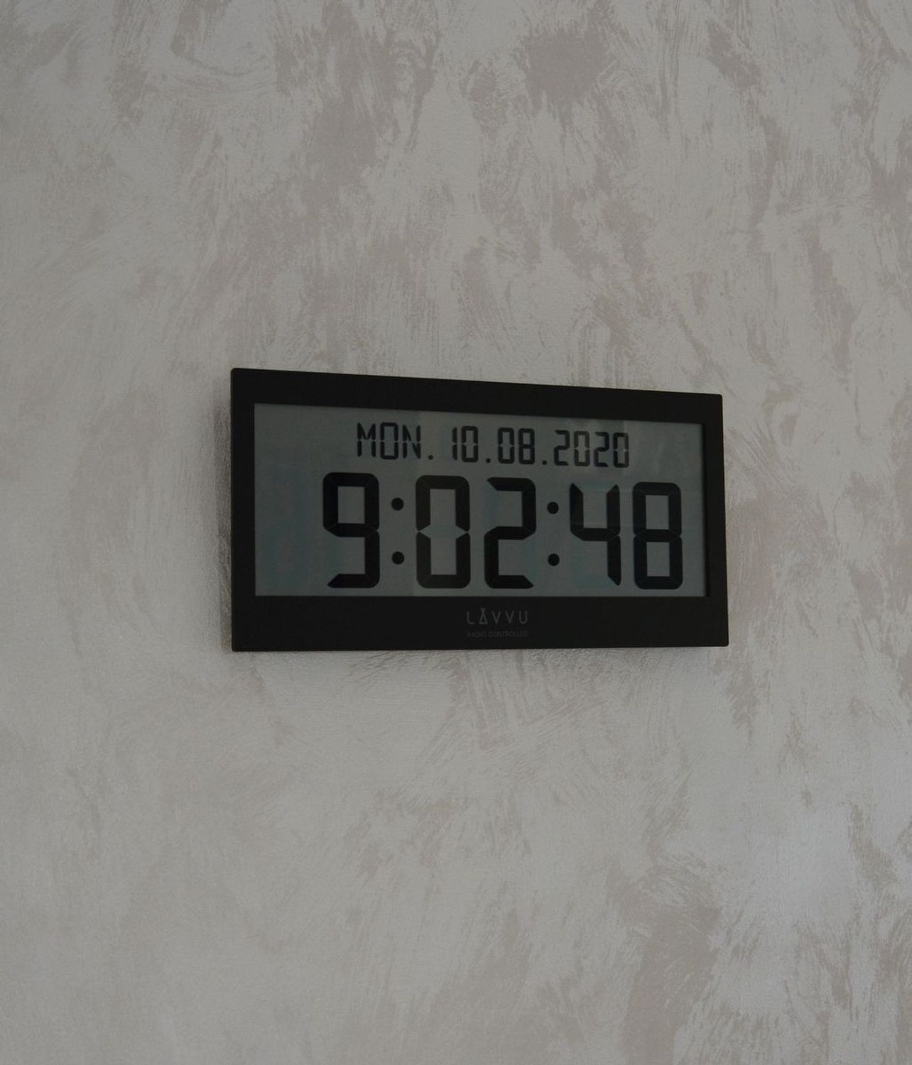 Zegar cyfrowy sterowany falą radiową LAVVU czarny.jpg