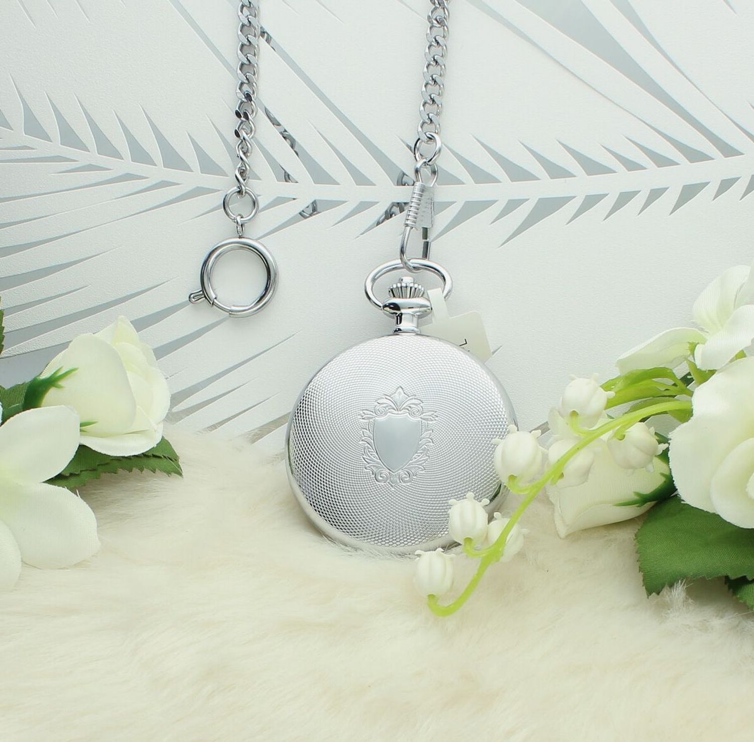 Zegarek kieszonkowy LK15 ze stalową kopertą, szkłem mineralnym hartowanym i mechanizmem Ronda. Klasyczny design z funkcją daty – idealny prezent i dodatek do każdej kolekcji.1.jpg