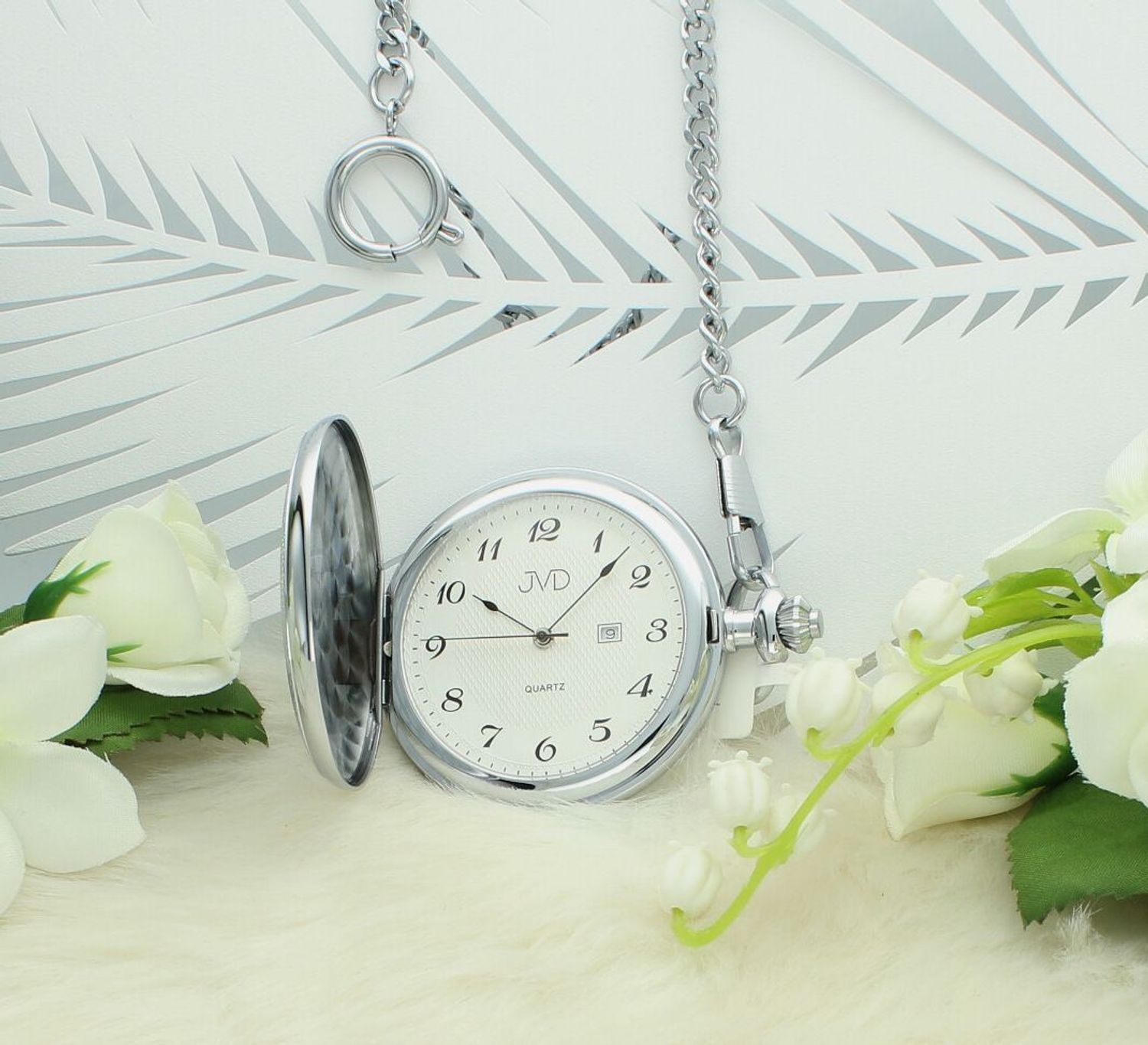 Zegarek kieszonkowy LK15 ze stalową kopertą, szkłem mineralnym hartowanym i mechanizmem Ronda. Klasyczny design z funkcją daty – idealny prezent i dodatek do każdej kolekcji.1.jpg