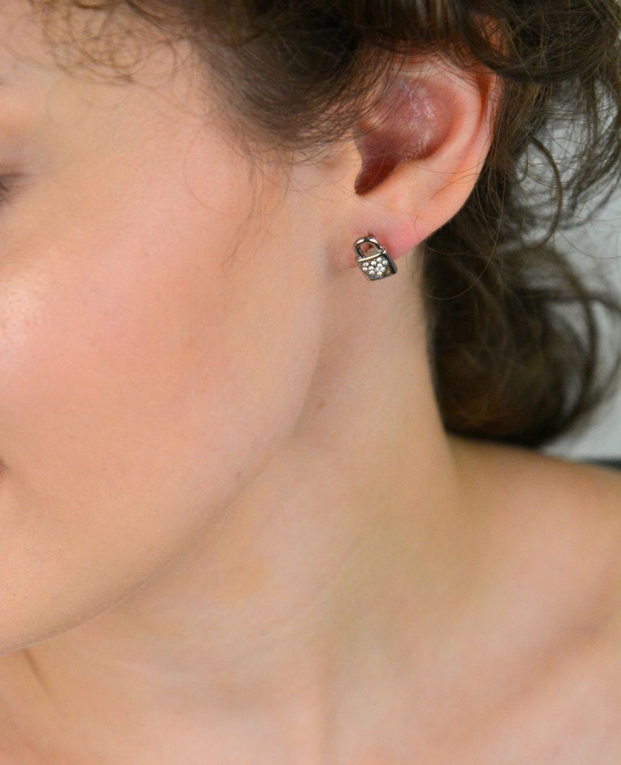 Kolczyk kłódka z cyrkoniami LA PETITE STORY LPS02ARQ12✓ Biżuteria stalowa ✓Jeden kolczyk ✓ Autoryzowany sklep✓ Kurier Gratis 24h✓ Gwarancja najniższej ceny✓ Zwrot 30 dni✓ Zapraszamy!.jpg