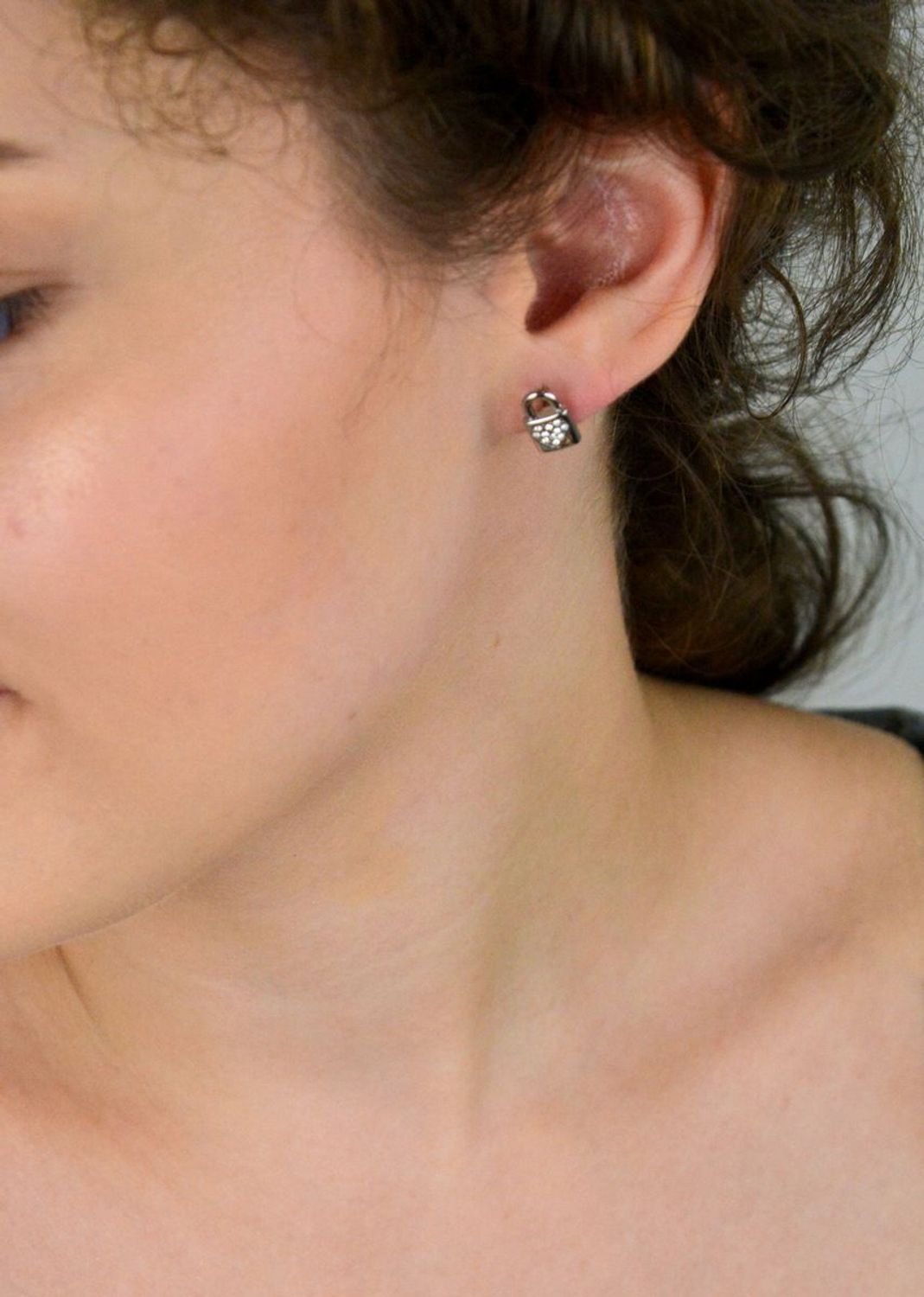 Kolczyk kłódka z cyrkoniami LA PETITE STORY LPS02ARQ12✓ Biżuteria stalowa ✓Jeden kolczyk ✓ Autoryzowany sklep✓ Kurier Gratis 24h✓ Gwarancja najniższej ceny✓ Zwrot 30 dni✓ Zapraszamy!.jpg