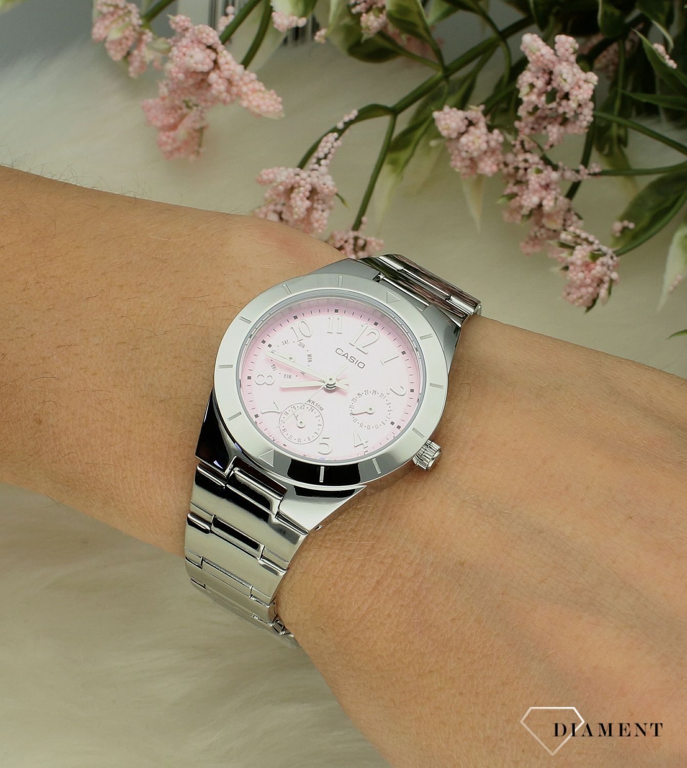 Zegarek damski Casio LTP-2069D-4A3VEF. Zegarek damski na bransolecie.Zegarek damski Casio. Zegarek damski Casio z różową tarczą. Zegarek Casio klasyczny na prezent dla kobiety..jpg