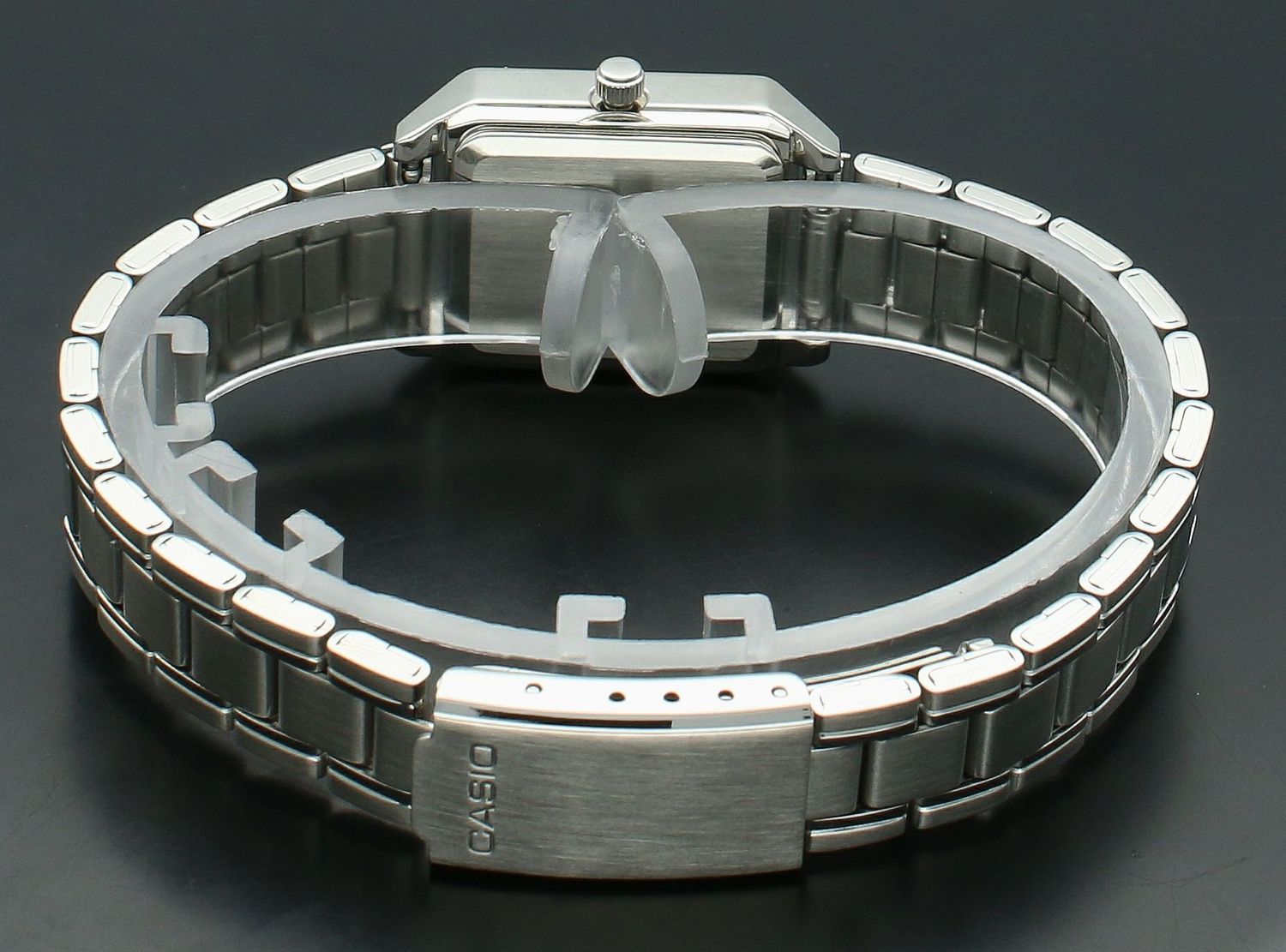 Zegarek damski Casio Classic LTP-B150D-7BEF. Zegarek damski Casio. Zegarek damski z prostokątną tarczą. Zegarek damski klasyczny Casio. Damski zegarek z rzymskimi cyframi. Damski zegarek Casio na prezent..jpg