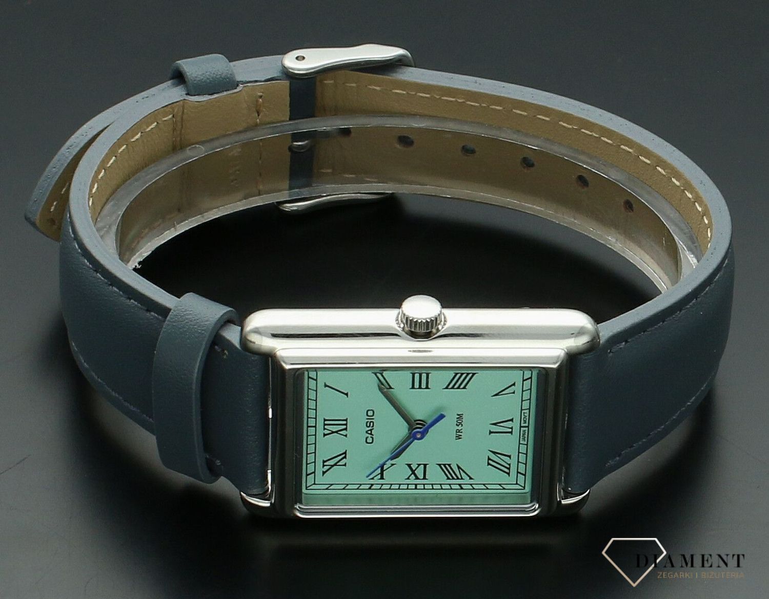 Zegarek damski Casio Classic LTP-B165L-2BVEF na szarym pasku. Zegarek damski klasyczny Casio. Zegarek Casio z rzymskimi cyframi. Zegarek z tarczą w kolorze Tiffany Blue. Zegarek damski klasyczny na pasku..jpg