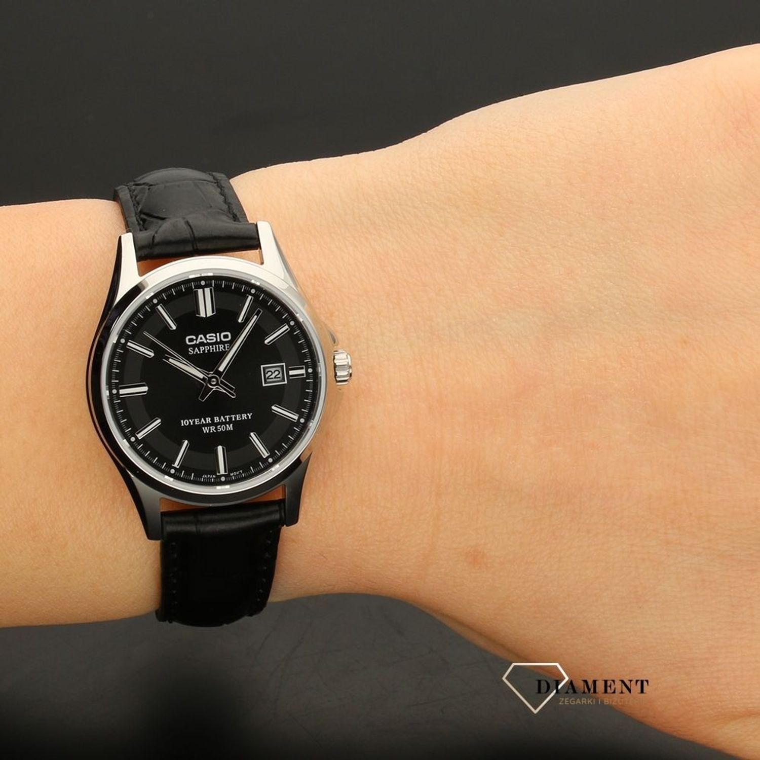 Damski zegarek CASIO Sapphire Classic LTS-100L-1AVEF.jpg