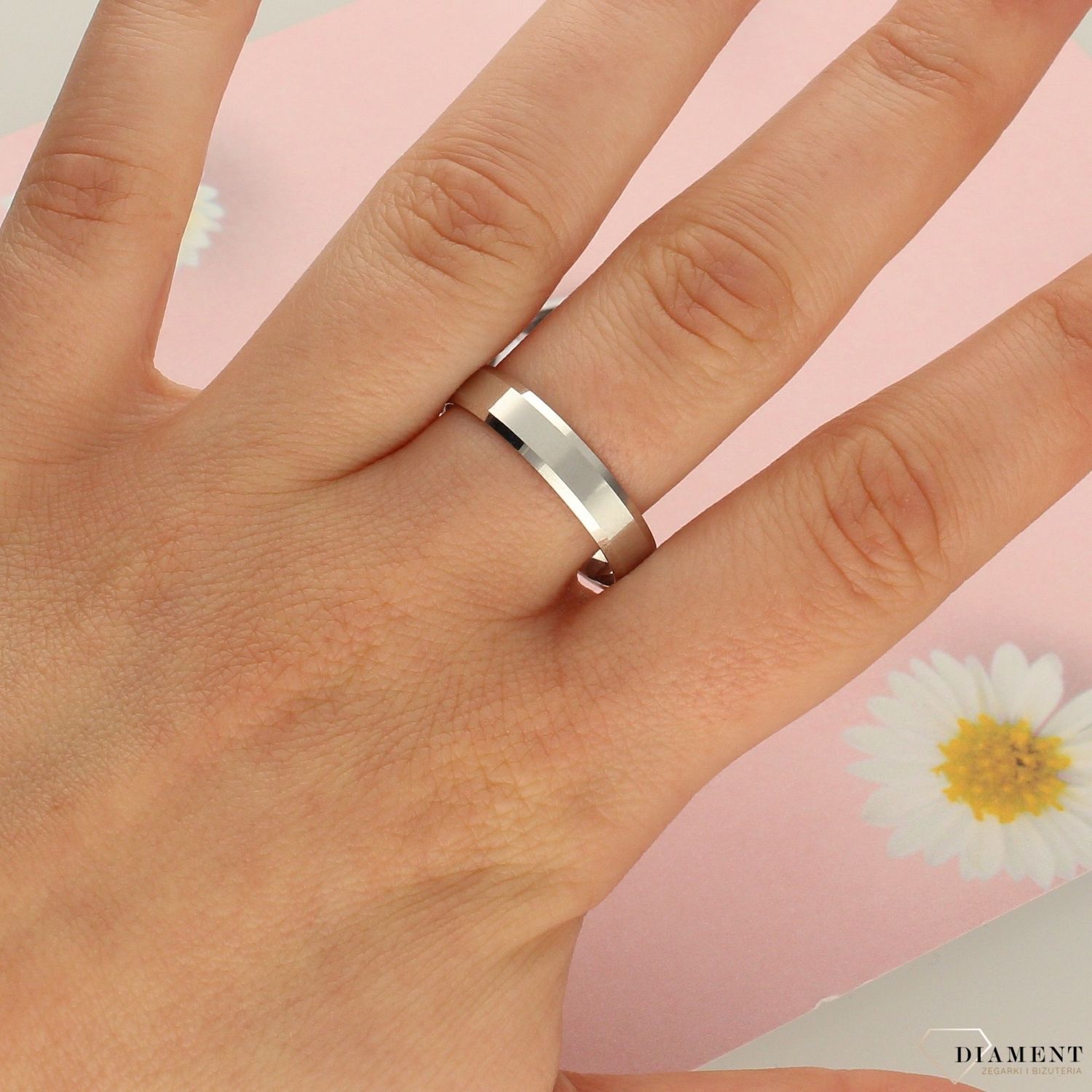Gładkie, klasyczne obrączki z ściętymi bokami..jpg
