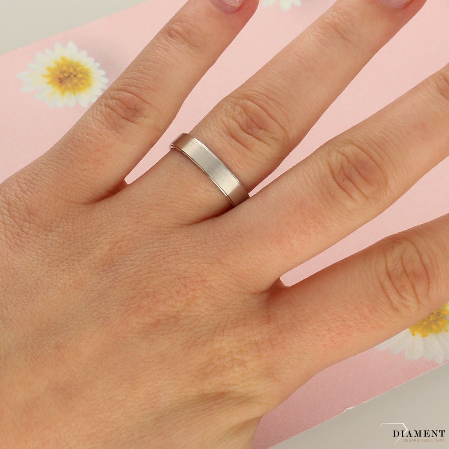Srebrna obrączka satyna ścięta na krawędziach 5 mm 925 LUX13.jpg