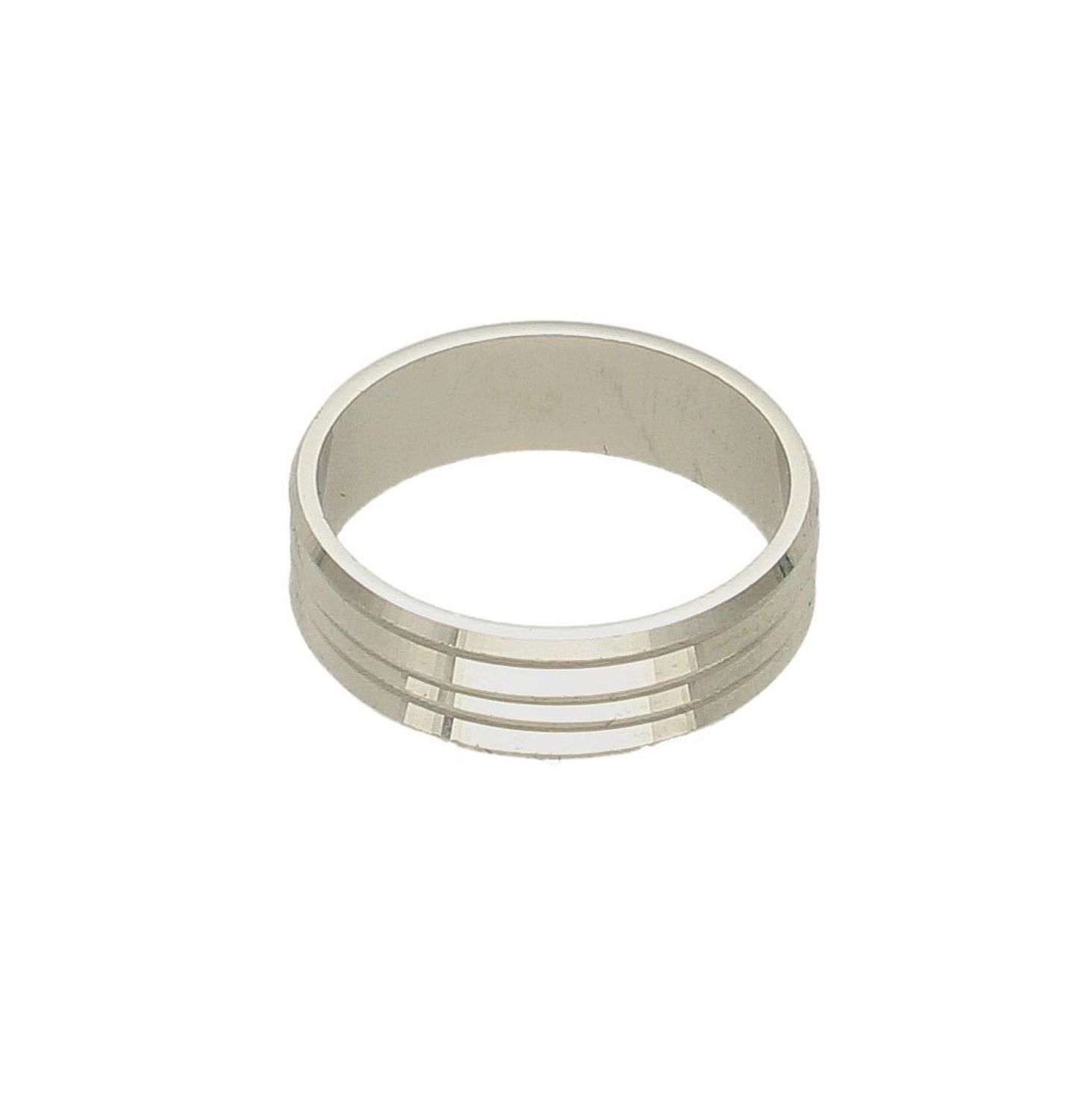 Srebrna obrączka grawerowana 5 mm srebro 925. Klasyka oraz minimalizm. Prostota oraz elegancja, która nigdy nie wychodzi z mody. Grawerowana obrączka przypadnie do gustu miłośniczkom stonowanych dodatków. Efektowna, błyszcz (1).jpg