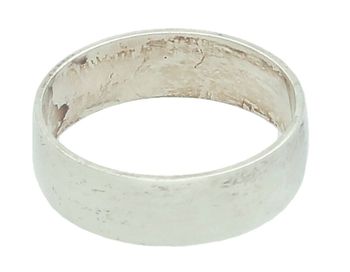 Srebrna damska obrączka LUX71 próba 925. Klasyczna, elegancka obrączka o szerokości 5 mm, waga ok. 1,93 g, rozmiar 9. Ponadczasowa biżuteria idealna na co dzień i na prezent.1.jpg