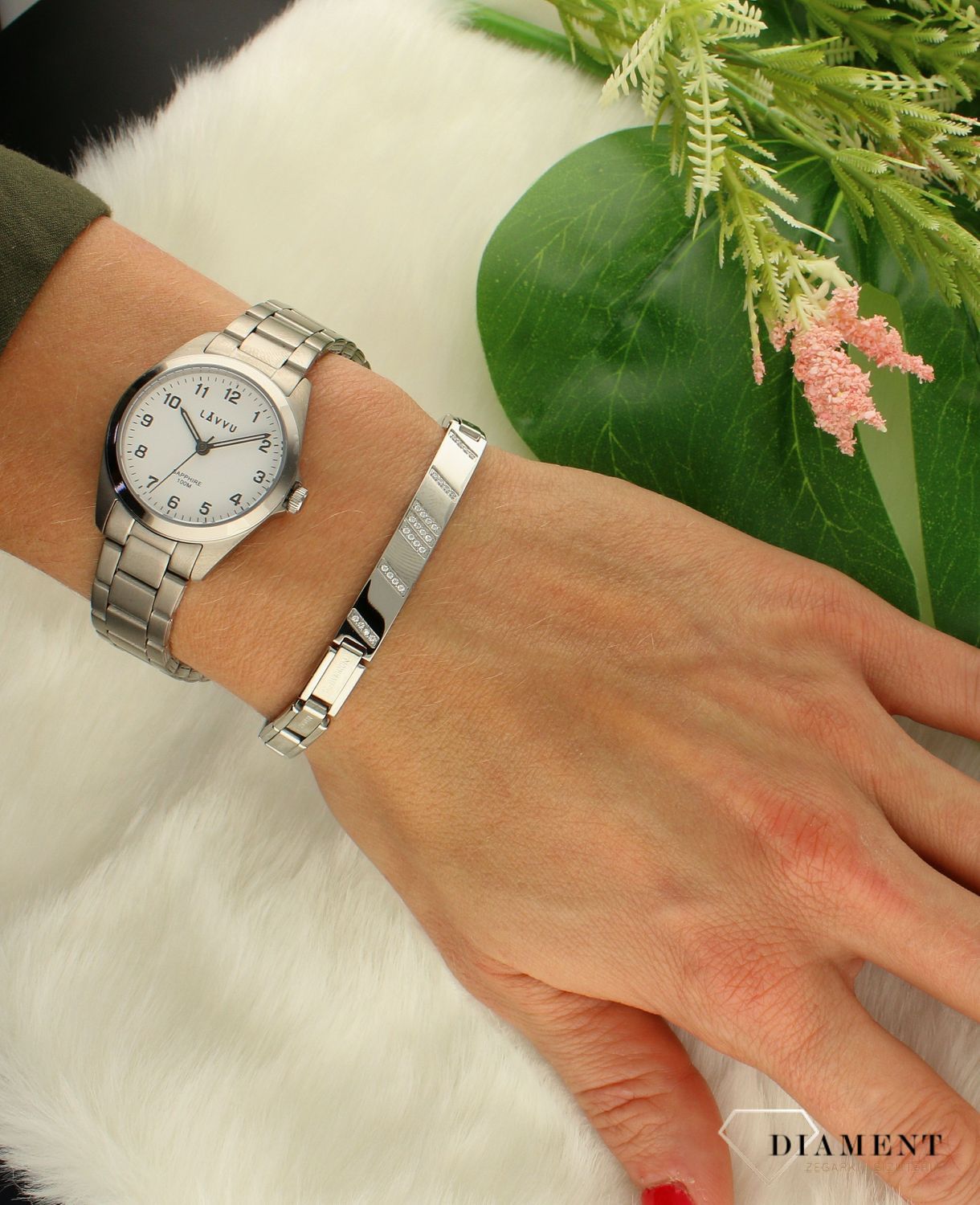 Zegarek damski tytanowy na bransolecie Lavvu LWL5050 klasyczny.jpg