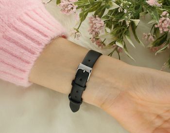 Zegarek damski Lavvu LWL5070 z hipoalergicznej stali, szafirowym szkłem i wodoodpornością 50M. Biała tarcza, czarny skórzany pasek, mechanizm kwarcowy. Klasyka i trwałość3.jpg