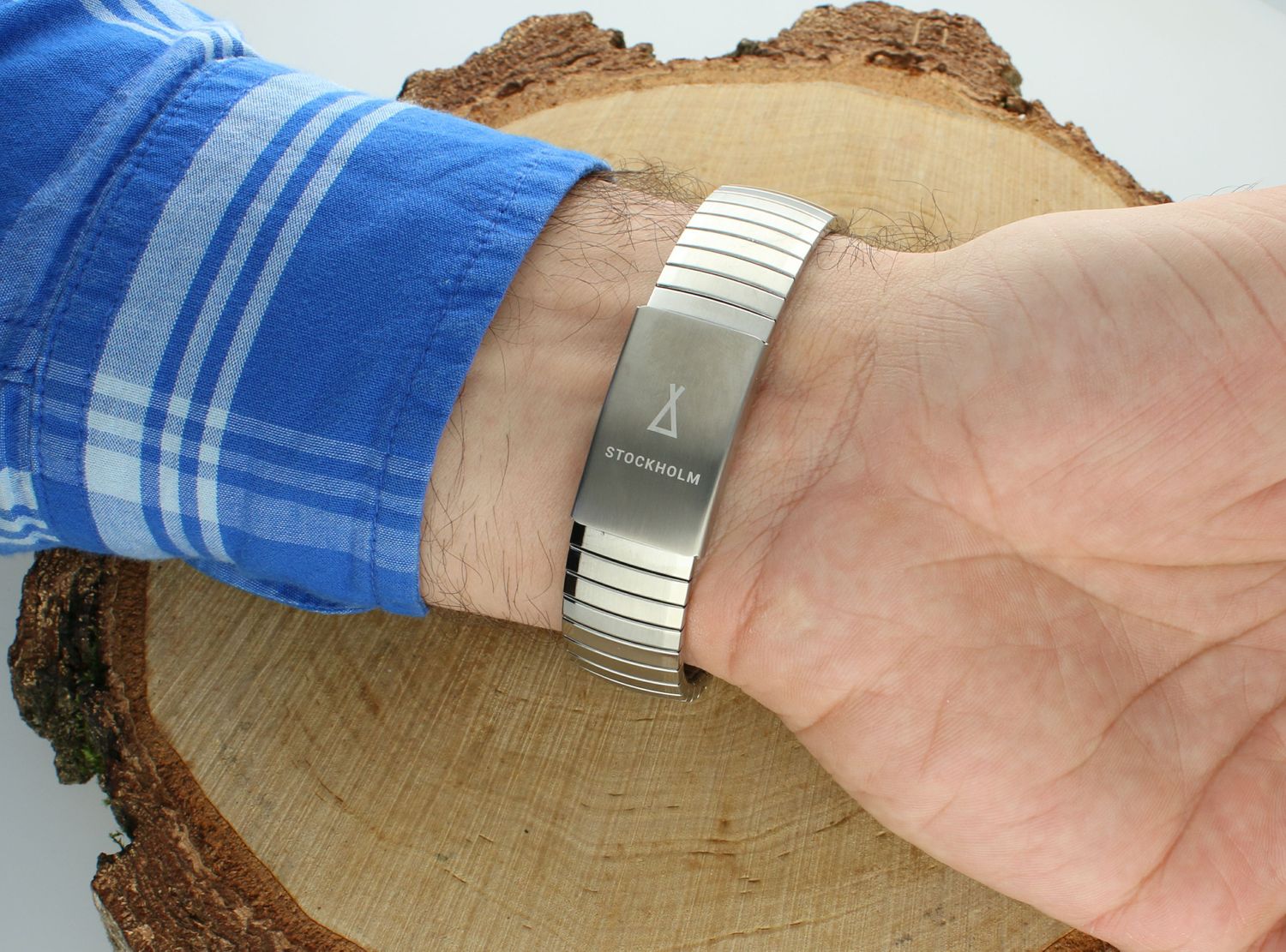 Zegarek męski Lavvu rozciągana, elastyczna bransoleta Stockholm LWM0020. Czytelny zegarek męski. Srebrny zegarek z cyferkami. Zegarek na naciąganej bransoletce dla mężczyzny. Zegarek na prezent..jpg