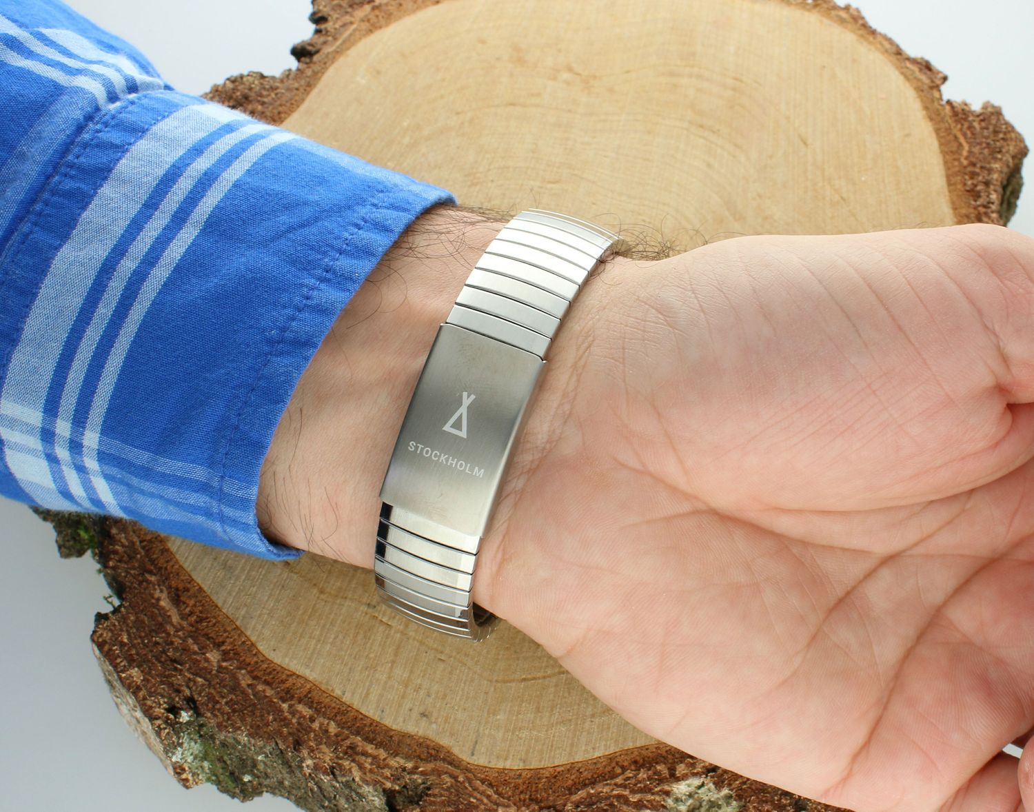 Zegarek męski Lavvu rozciągana, elastyczna bransoleta Stockholm LWM0021.  Czytelny zegarek męski. Srebrny zegarek z cyferkami. Zegarek na naciąganej bransoletce dla mężczyzny. Zegarek na prezent..jpg