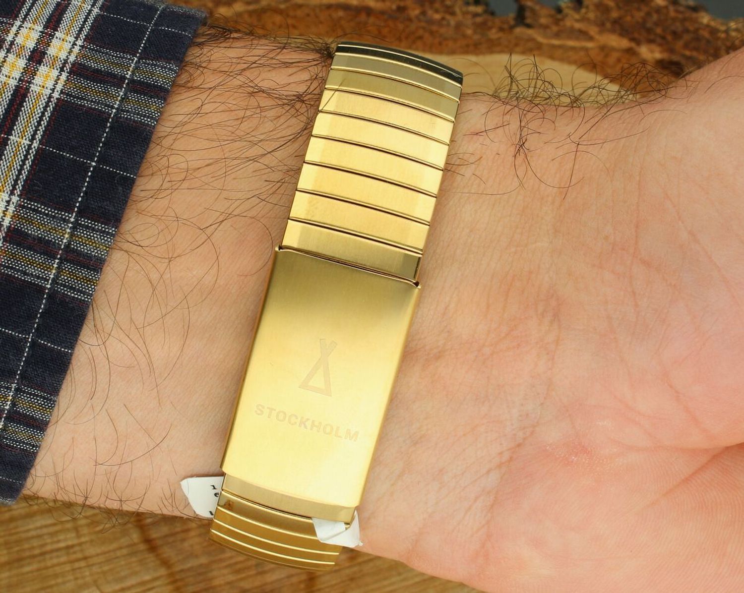 Zegarek męski Lavvu rozciągana, elastyczna złota bransoleta Stockholm LWM0025. Czytelny zegarek męski. Złoty zegarek z cyferkami. Zegarek na naciąganej bransoletce dla mężczyzny. Zegarek na prezent..jpg