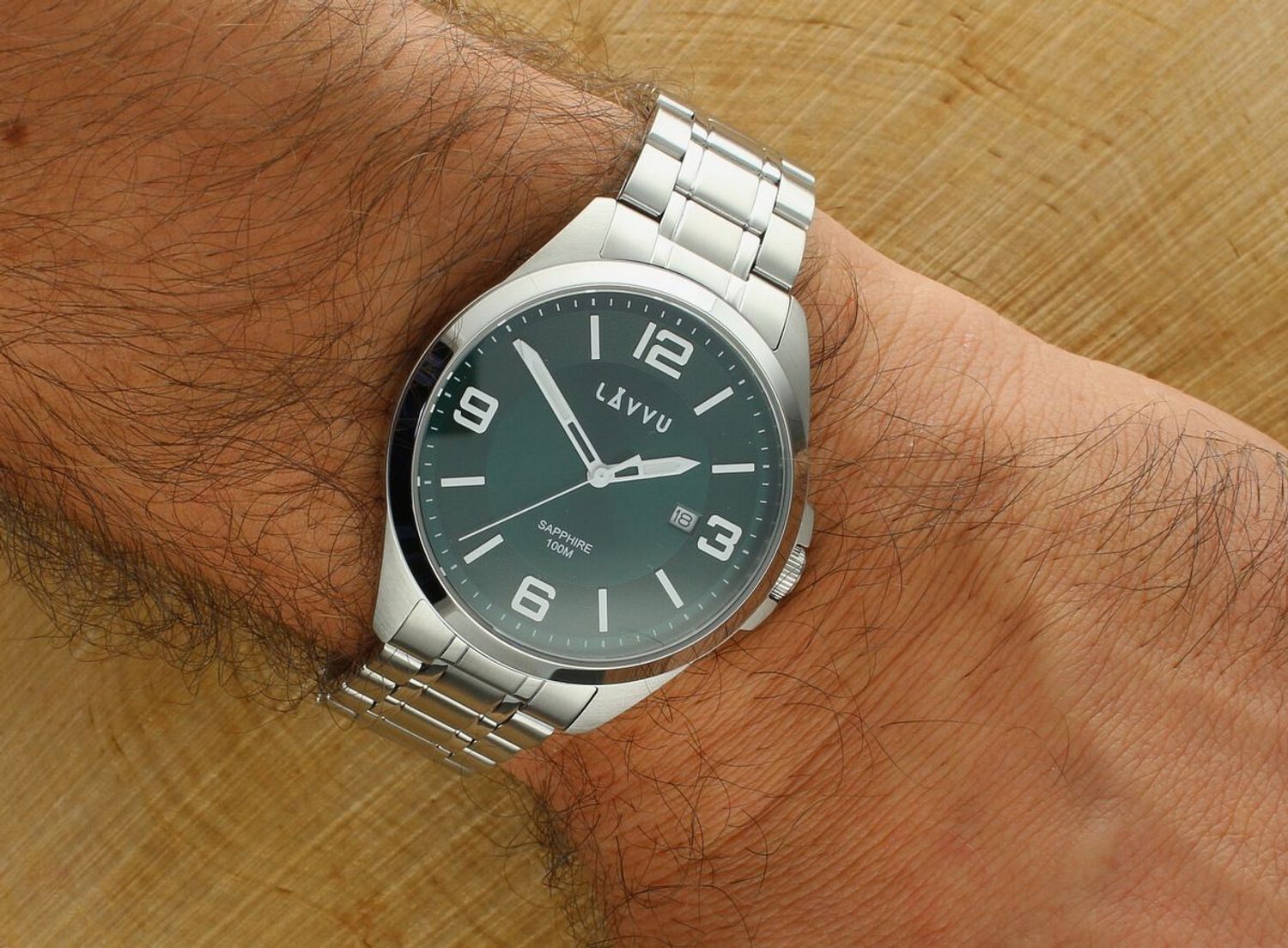 LAVVU HERNING Green – męski zegarek ze szafirowym szkłem, stalową kopertą i bransoletą w zielono-srebrnym wykończeniu. Elegancki, sportowy, wodoodporny 10 ATM, z datownikiem.1.jpg