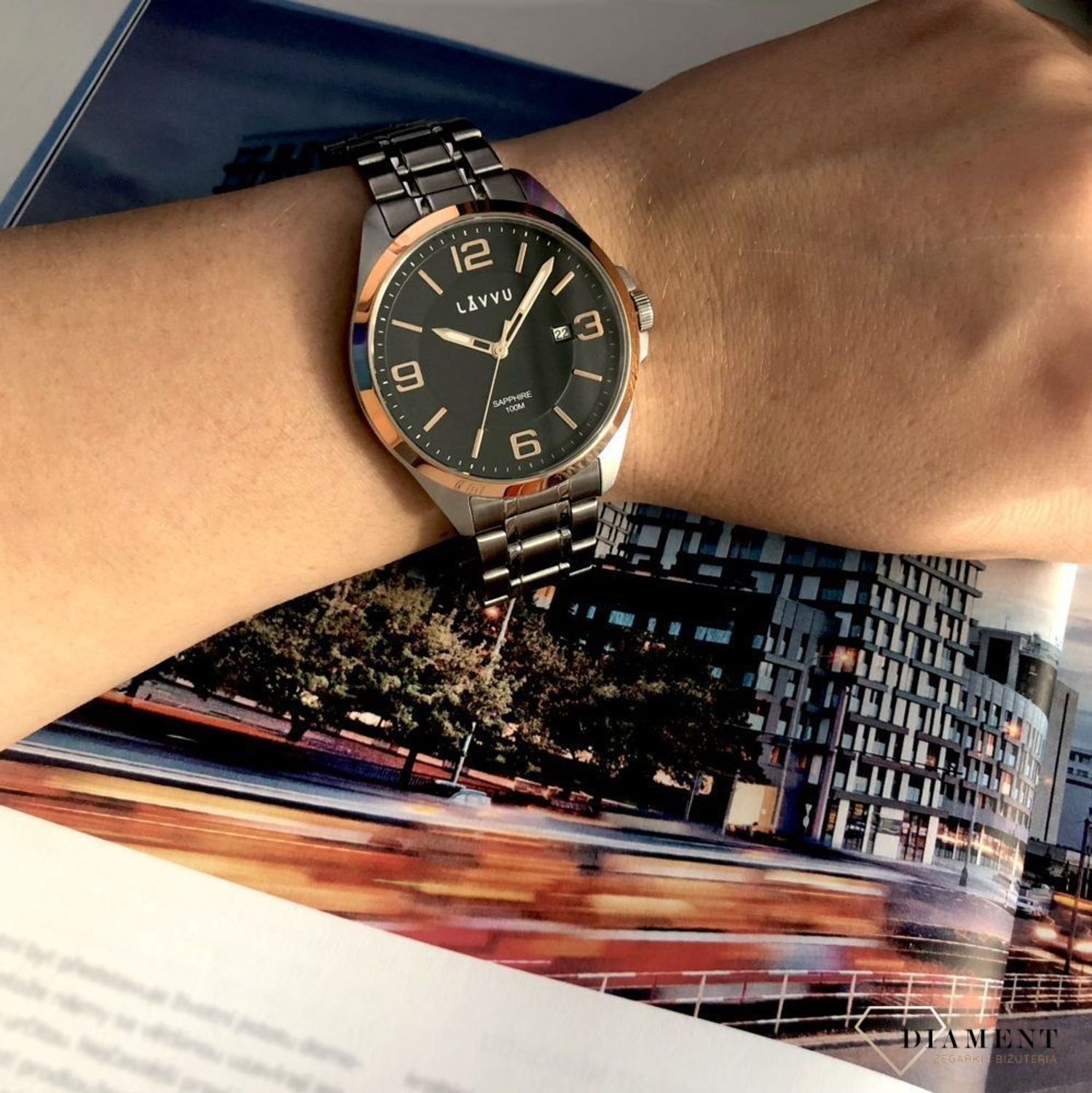 Zegarek LAVVU ze szkłem szafirowym ​ HERNING Rose Gold LWM0096 Minimalistyczny i modny zegarek męski najwyższej jakości, który jest funkcjonalny i posiada kilka unikalnych rzeczy takich jak szkło szafirowe, wodoszcze.jpg