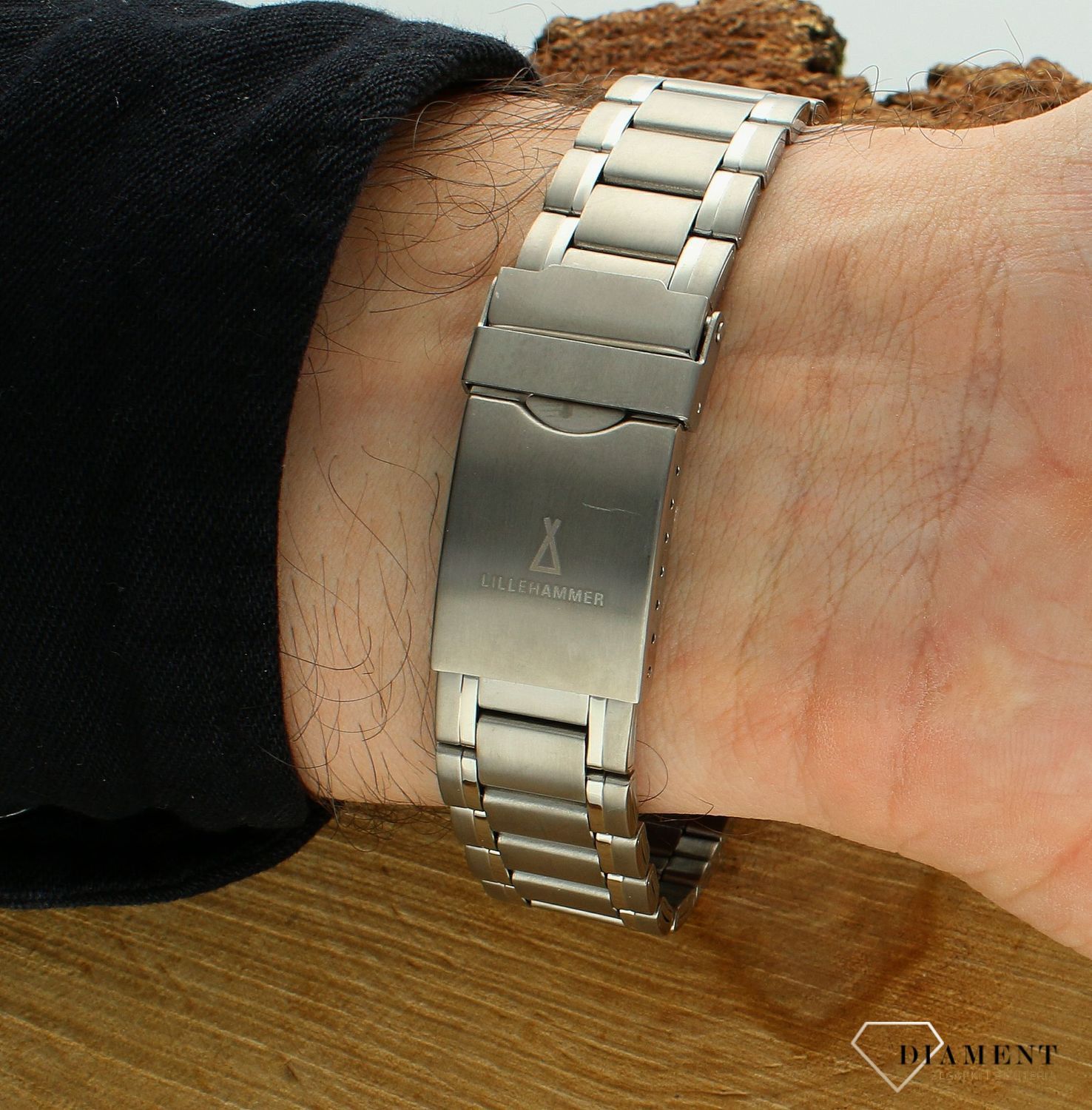 Zegarek męski z szafirowym szkłem LAVVU LWM0151. Zegarek męski na bransolecie. Zegarek męski z szafirowym szkłem. Zegarek męski z datownikiem. Męski zegarek na bransolecie na prezent..jpg