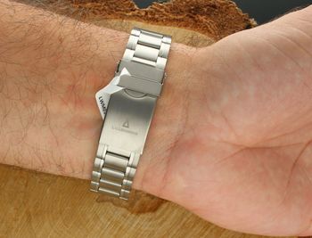 LAVVU TITANIUM LILLEHAMMER Blue – męski zegarek tytanowy ze szkłem szafirowym, wodoodporny 100M, z datownikiem. Lekki, hipoalergiczny i elegancki, idealny do codziennego i sportowego użytku.5.jpg