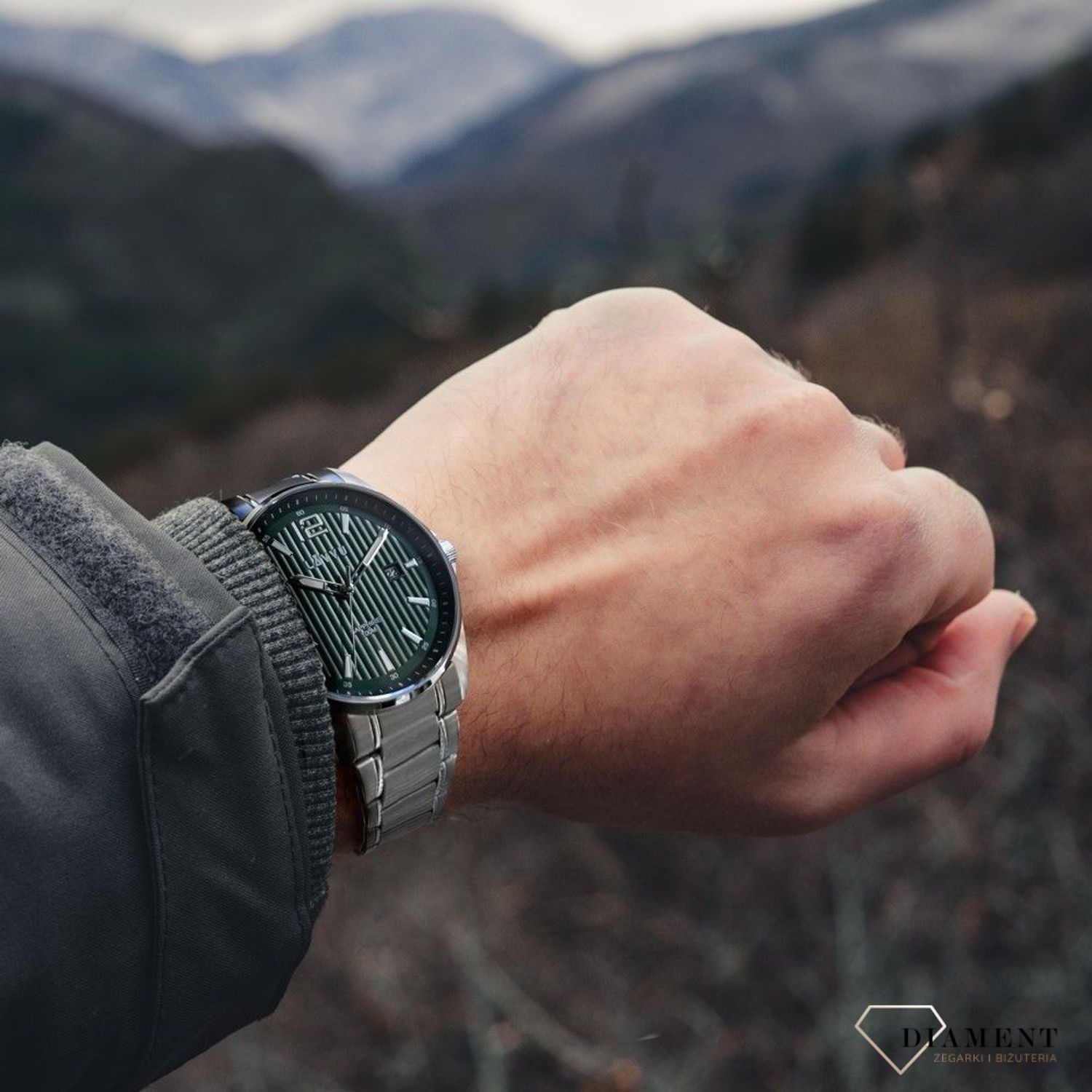 Zegarek męski ze szkłem szafirowym LAVVU NORDKAPP LWM0167. Szafirowe szkło, stalowa bransoleta oraz zielona tarcz to modne połączenie pasujące do każdego mężczyzny. Zegarek z zieloną tarczą. .jpg