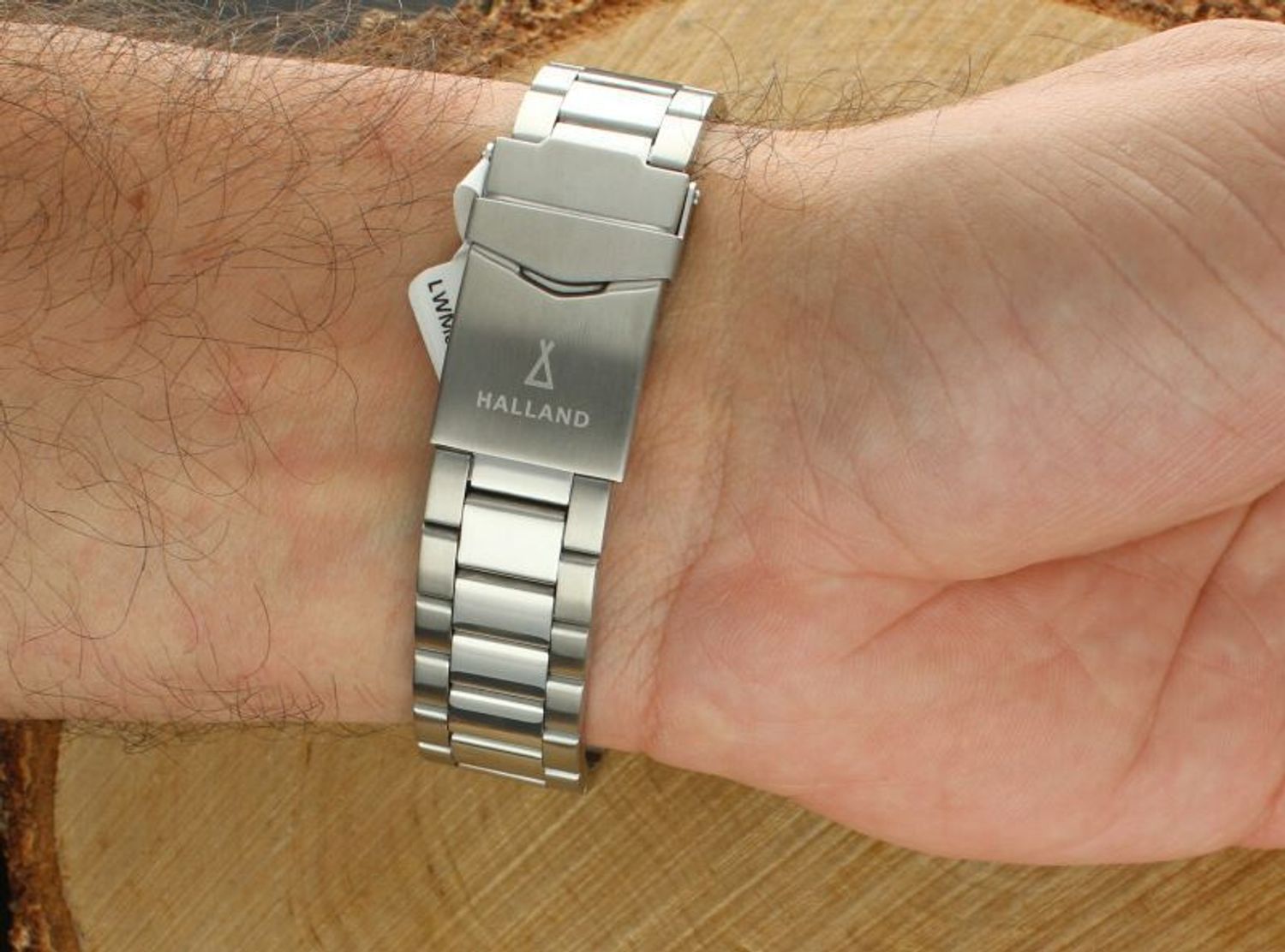 LAVVU HALLAND Blue – męski zegarek ze szafirowym szkłem, stalową kopertą i bransoletą w srebrno-niebieskim wykończeniu. Elegancki, sportowy, wodoodporny 10 ATM, z datownikiem.1.jpg