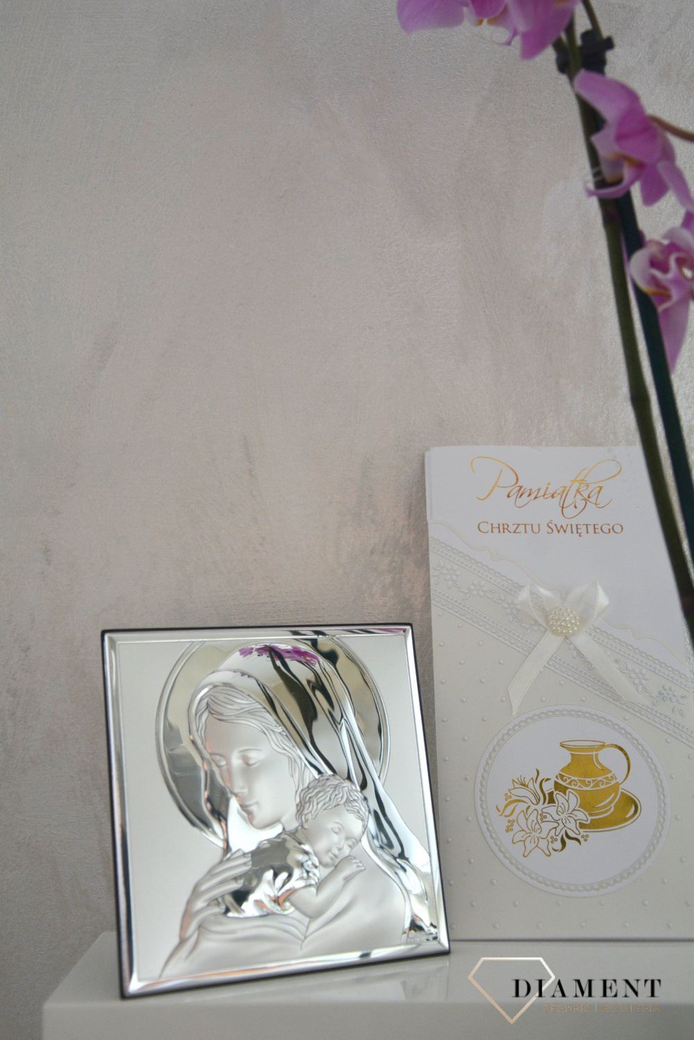 Piękny,obrazek srebrny z wizerunkiem Matki Boskiej z dzieciątkiem w formie kwadratu. Idealny dodatek do prezentu na ślub, rocznice, chrzest.111.jpg