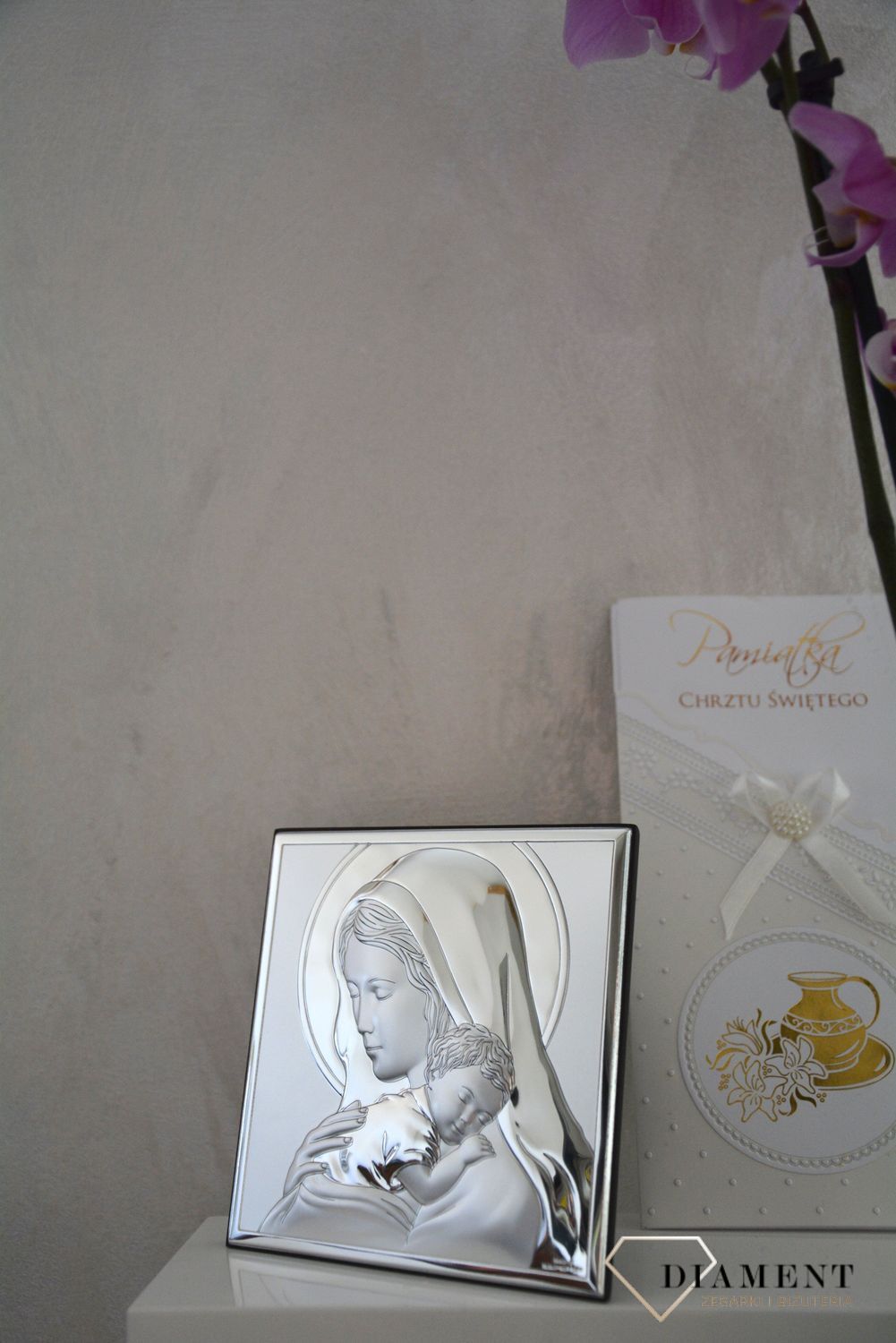 Piękny,obrazek srebrny z wizerunkiem Matki Boskiej z dzieciątkiem w formie kwadratu. Idealny dodatek do prezentu na ślub, rocznice, chrzest.111.jpg