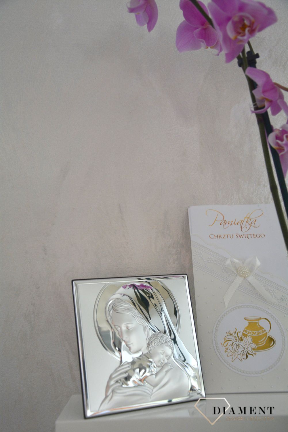 Piękny,obrazek srebrny z wizerunkiem Matki Boskiej z dzieciątkiem w formie kwadratu. Idealny dodatek do prezentu na ślub, rocznice, chrzest.111.jpg