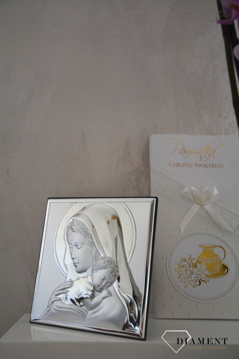 Piękny,obrazek srebrny z wizerunkiem Matki Boskiej z dzieciątkiem w formie kwadratu. Idealny dodatek do prezentu na ślub, rocznice, chrzest.111.jpg