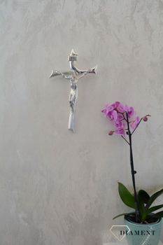 Nowoczesny srebrny krzyż na ścianę z pasyjką New Design 36 cm 003130 .Krzyż jeden z najstarszych symboli chrześcijaństwa. Symbol Ziemi Świętej.  (7).JPG