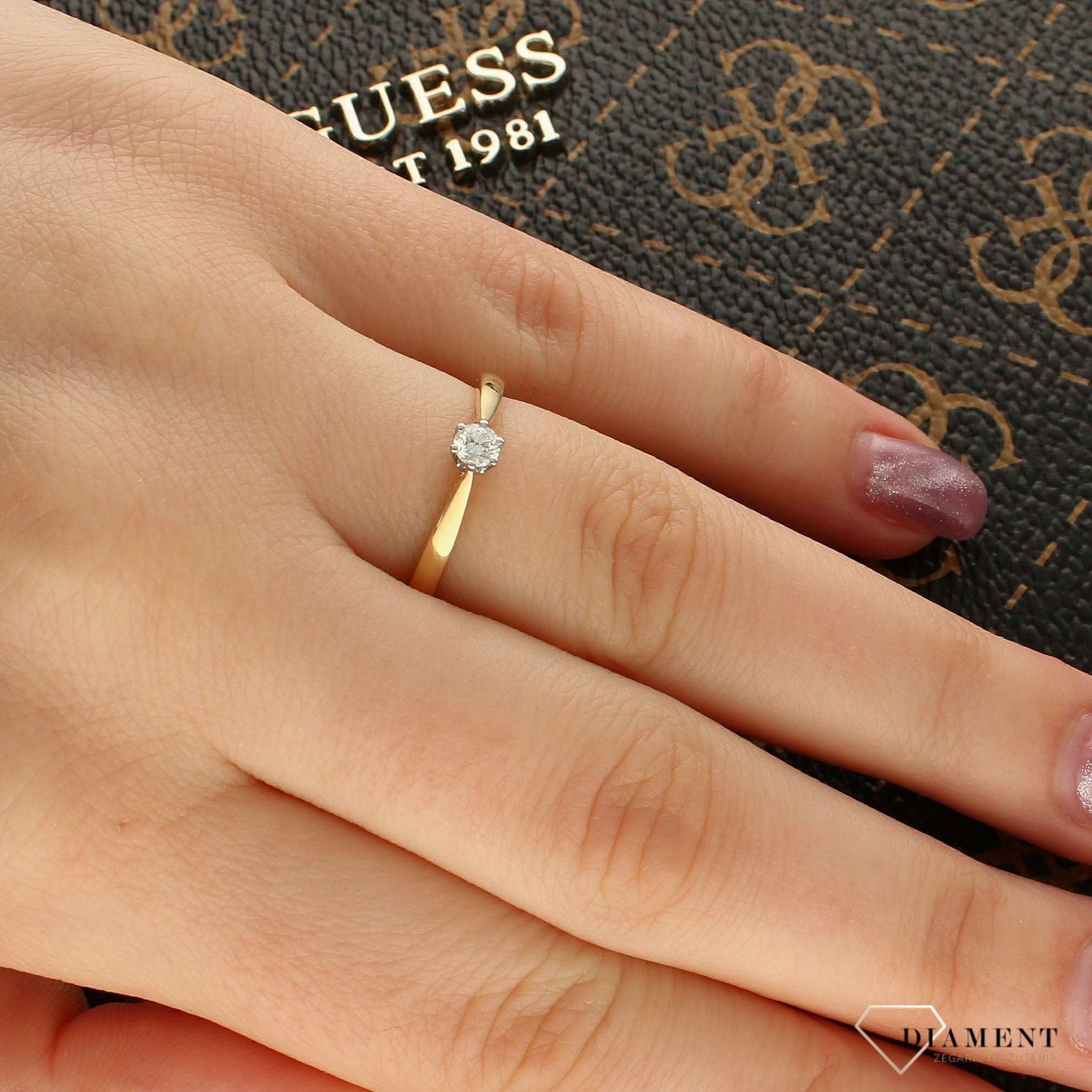 Pierścionek złoty DIAMENT żółte i białe złoto, diament, klasyczny, zdobiony M15215.jpg