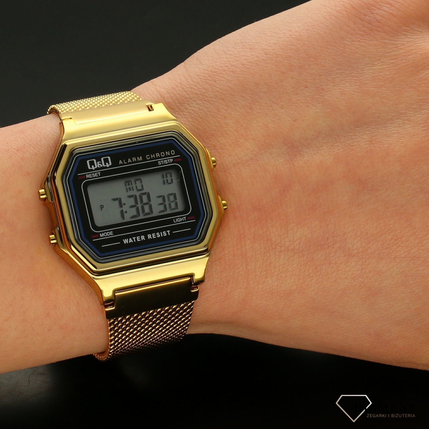 Zegarek damski LCD QQ LCD Retro M173-027 (1).jpg