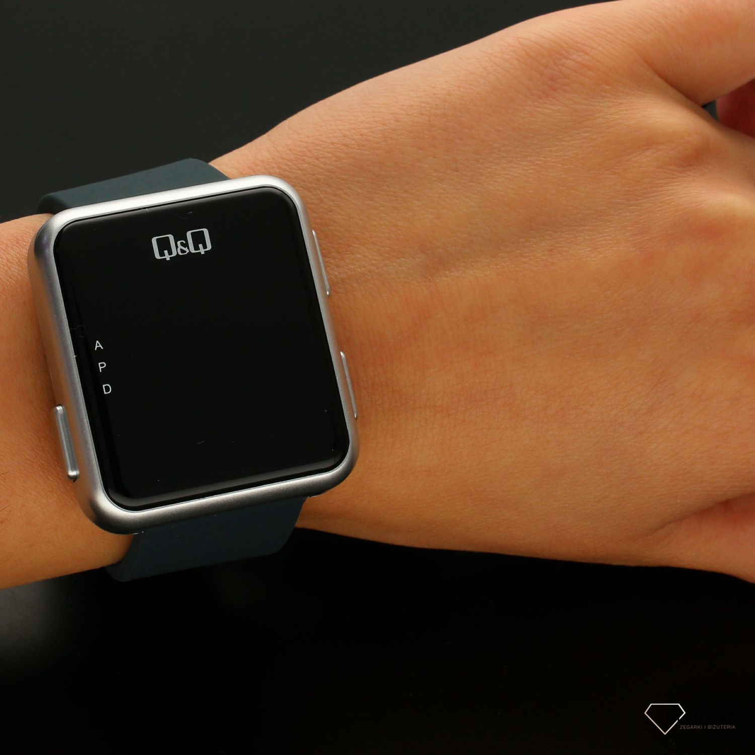 Zegarek męski Q&Q z wyświetlaczem niebieski pasek M197-004.jpg