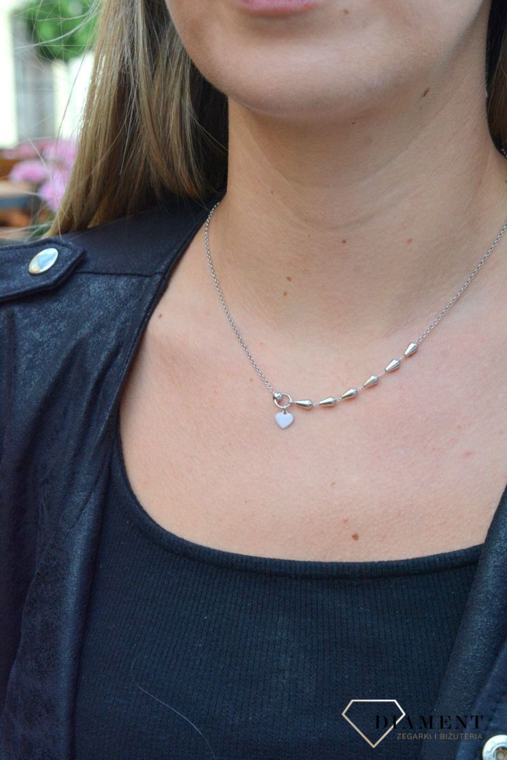 Naszyjnik srebrny celebrytka wiszące serduszko MANK013340. Naszyjnik srebrny celebrytka. Srebrny naszyjnik damski. Naszyjnik damski serduszko. Srebrny naszyjnik celebrytka na każdą okazję. Naszyjnik celebrytka idealny na prez.jpg