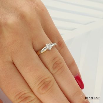 Pierścionek złoty DIAMENT żółte złoto, jeden diament w białym złocie, zaręczynowy MC194115.jpg