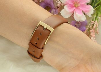Odkryj elegancję z zegarkiem Michael Kors Pyper MK2740 ✨. Złota koperta, biały cyferblat i pasek ze skóry cielęcej 🤍. 2 lata gwarancji i oryginalne opakowanie 🎁.4.jpg