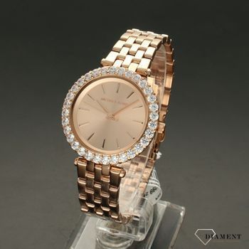 Ekskluzywny zegarek Michael Kors w kolorze różowego złota to propozycja dla kobiet ceniących elegancję i styl. Doskonały dodatek do eleganckiej stylizacji (3).jpg