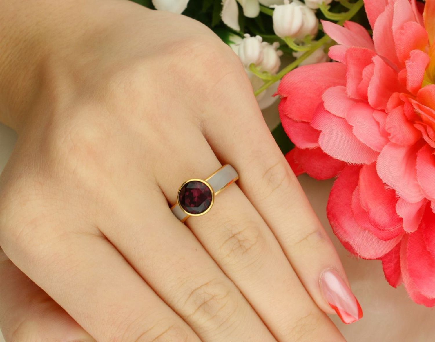 Charms Melano TWISTED MO1SR5012GD – złota stal, fioletowy kryształ, średnica 8 mm. Cena 105 zł. Do pierścionka wymagana baza TWISTED 1.jpg