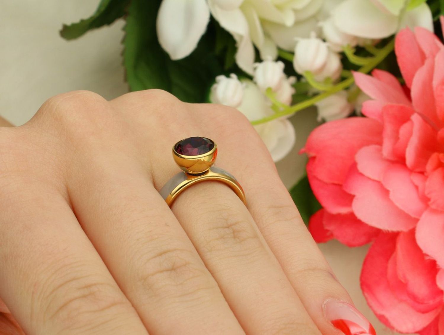 Charms Melano TWISTED MO1SR5012GD – złota stal, fioletowy kryształ, średnica 8 mm. Cena 105 zł. Do pierścionka wymagana baza TWISTED 1.jpg