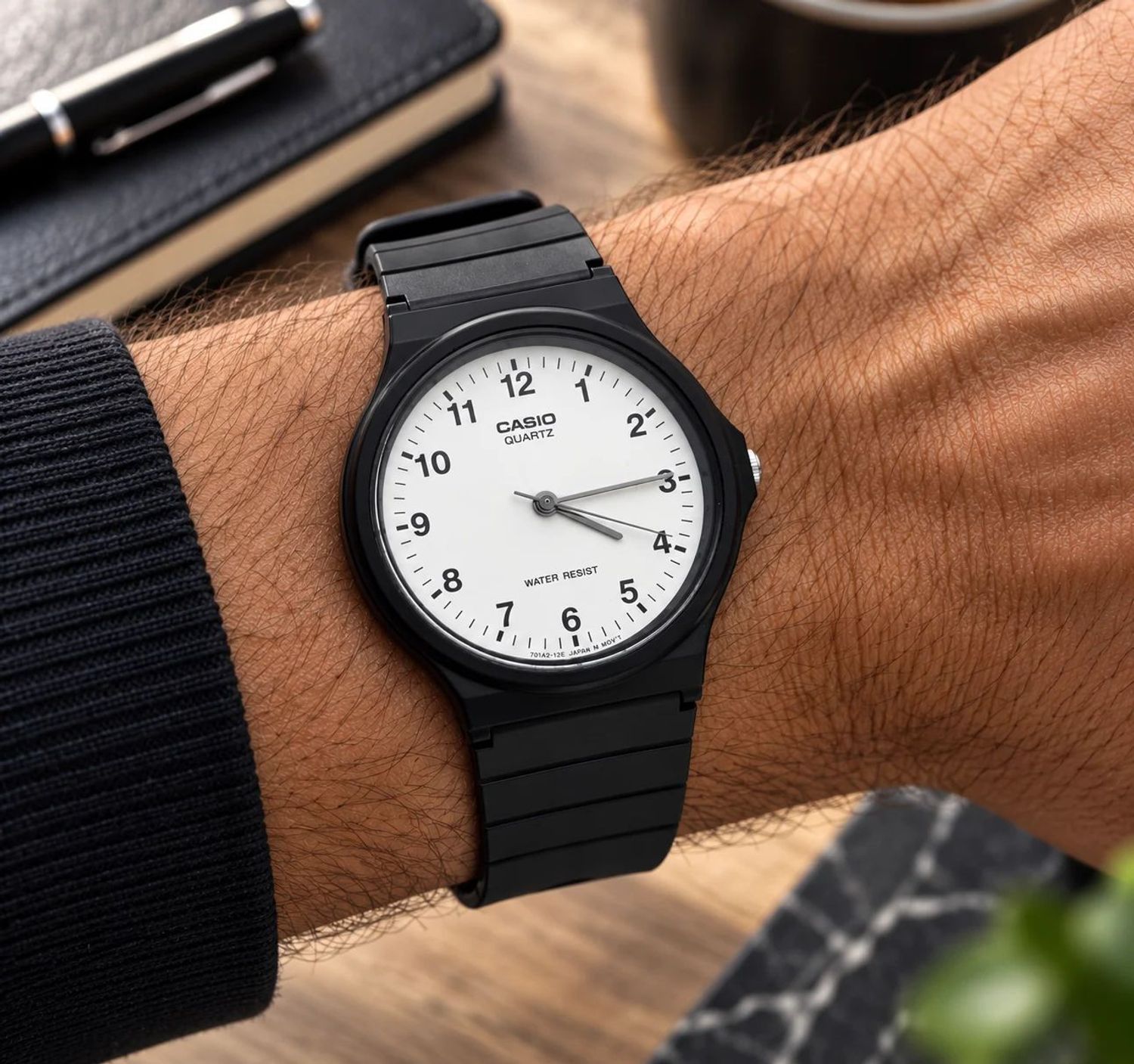 Zegarek męski CASIO MQ-24-7BLLEG.jpg