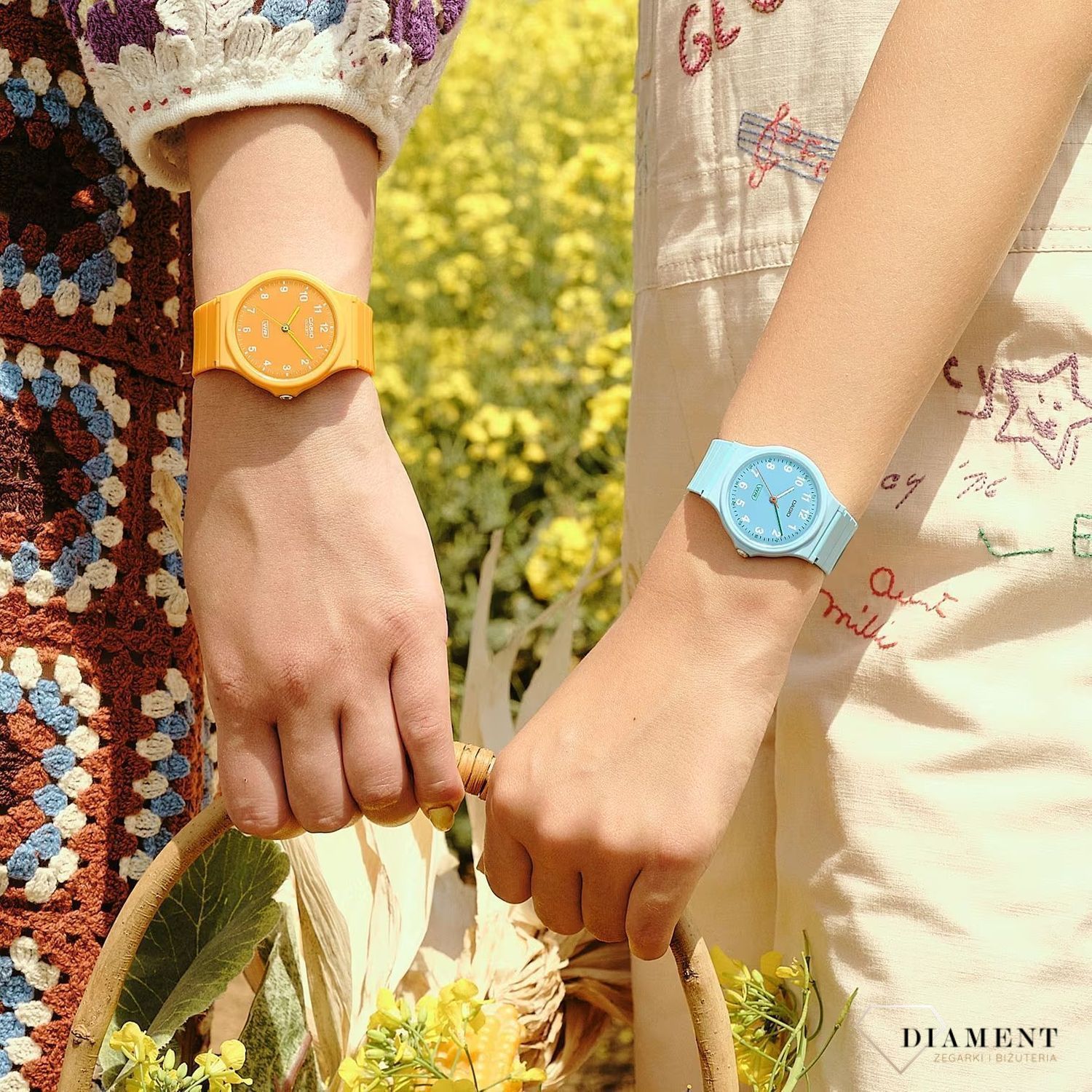 Zegarek Casio Classic na pasku MQ-24B-9BEF żółty. Żółty mały zegarek. Minimalistyczny zegarek Casio. Tani zegarek Casio. Zegarek dziecięcy. Kolorowy zegarek dla kobiety. Zegarek z cyframi..jpg
