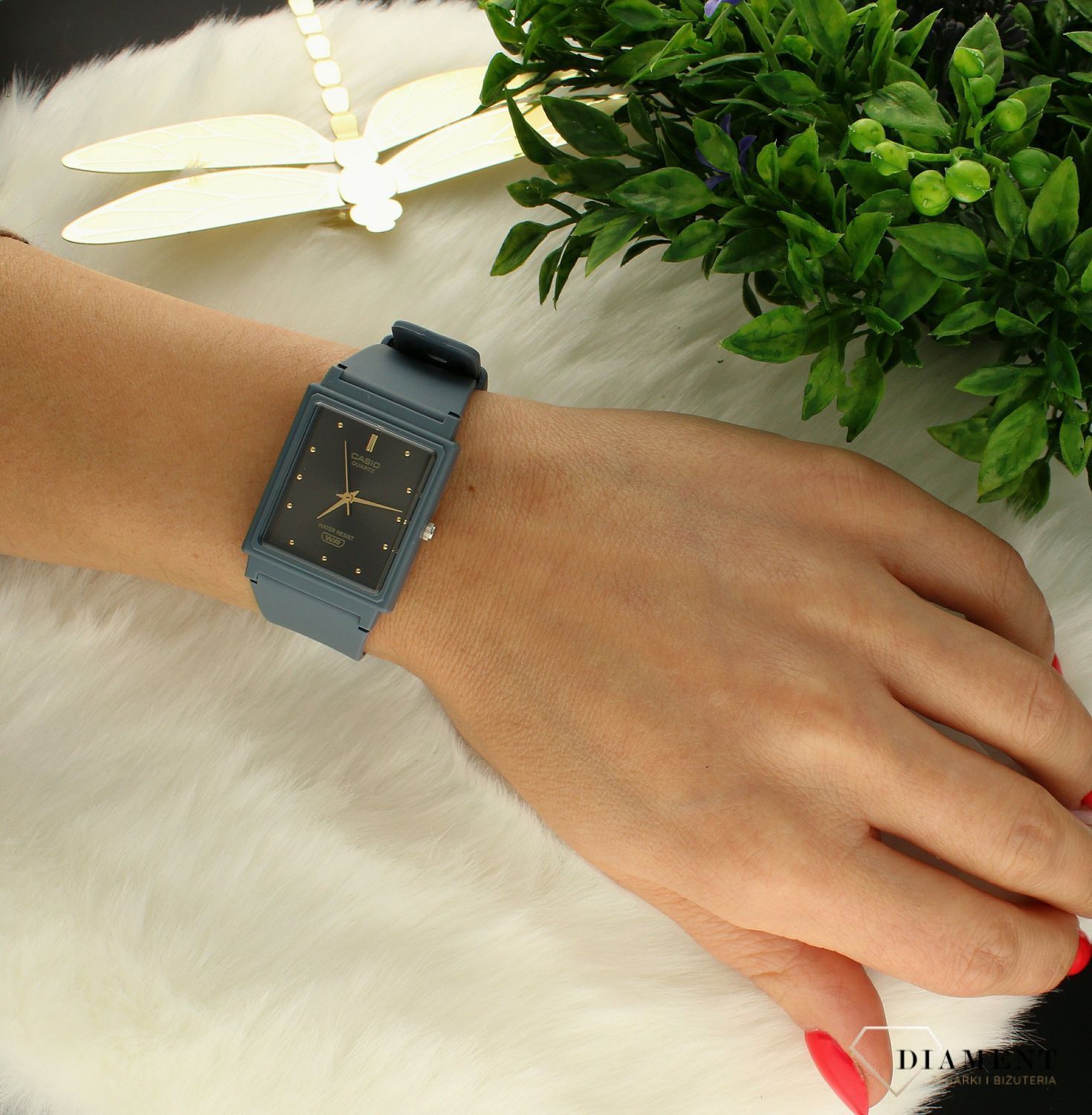 Zegarek damski Casio Classic niebieski MQ-38UC-2A2ER. W zegarku zastosowano trwały pasek, który wykonano z wysokiej jakości gumy w kolorze niebieskim. Mechanizm japoński mieści się w plastikowej, wytrzymałej kopercie o kla.jpg