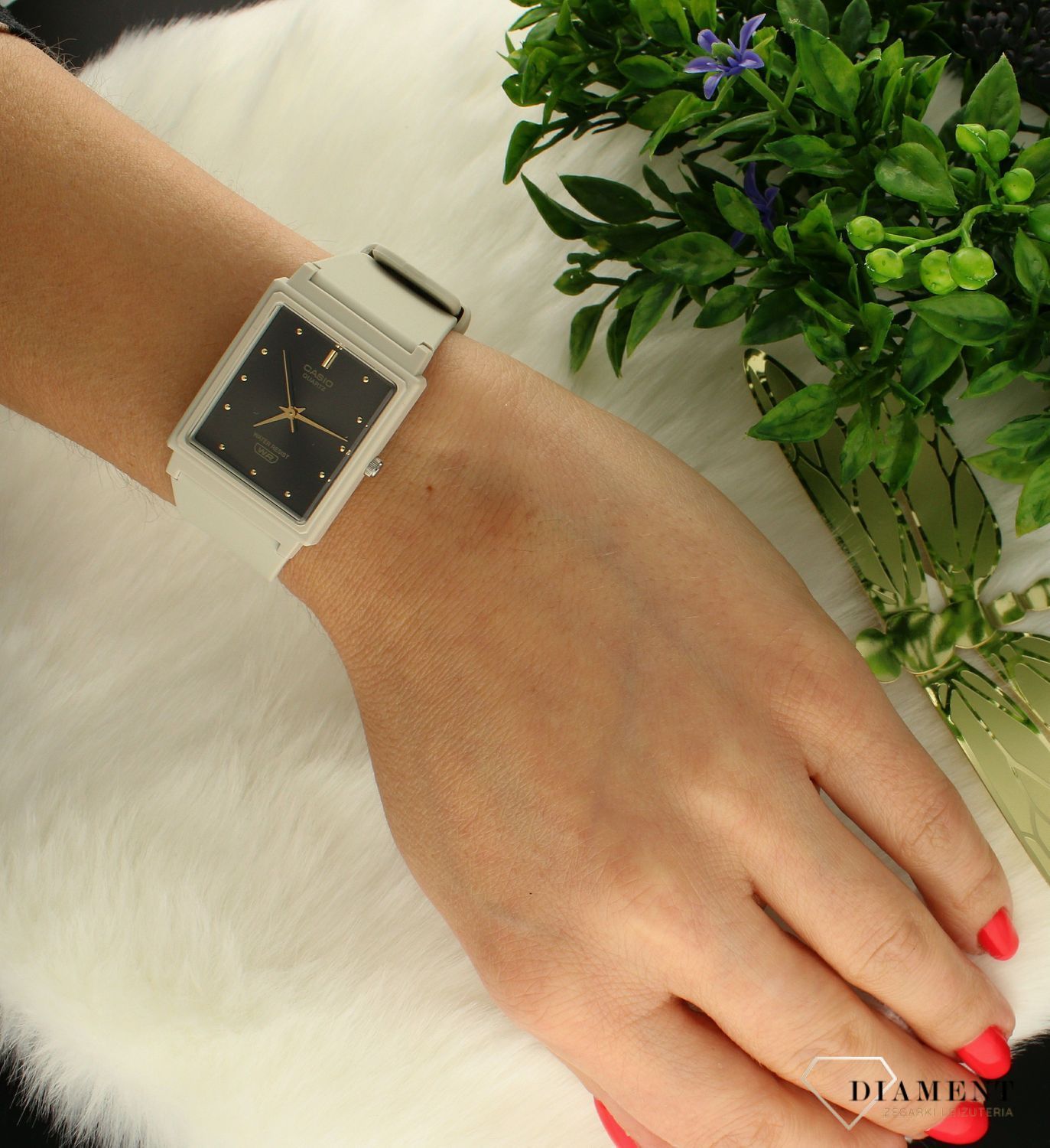 Zegarek damski Casio Classic MQ-38UC-8AER.jpg