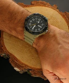Zegarek męski Casio MRW-210H-5AVEF. Zegarek męski Casio MRW-210H-5AVEF wyposażony jest w kwarcowy mechanizm, zasilany za pomocą baterii.W zegarku zastosowano trwały pasek, który wykonano z wysokiej jakości gumy w kolorze khaki. (3).jpg