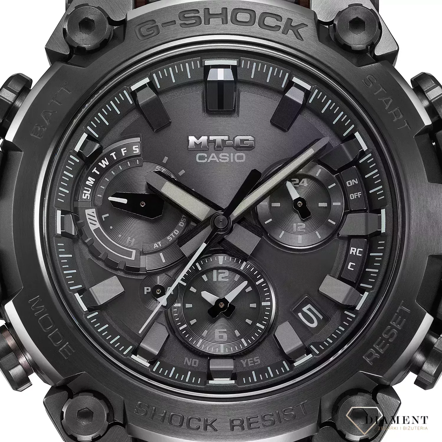Zegarek męski G-SHOCK Casio Metal Twisted G - Dual Core Guard MTG-B3000B-1AER.  Zegarki G-shock wyposażony jest w touch solarsolar powered. Cyferblat zegarka jest panelem słonecznym, który generuje energię elektryczną ze światła słoneczneg.webp