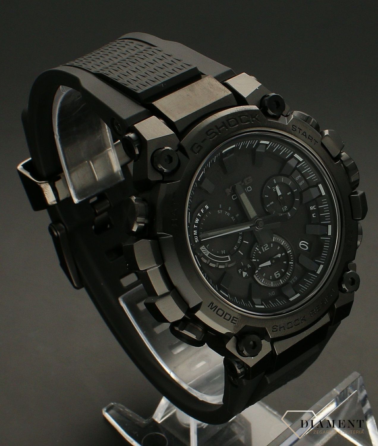 Zegarek męski G-SHOCK Casio Metal Twisted G - Dual Core Guard MTG-B3000B-1AER.  Zegarki G-shock wyposażony jest w touch solarsolar powered. Cyferblat zegarka jest panelem słonecznym, który generuje energię elektryczną ze światła słoneczneg.webp