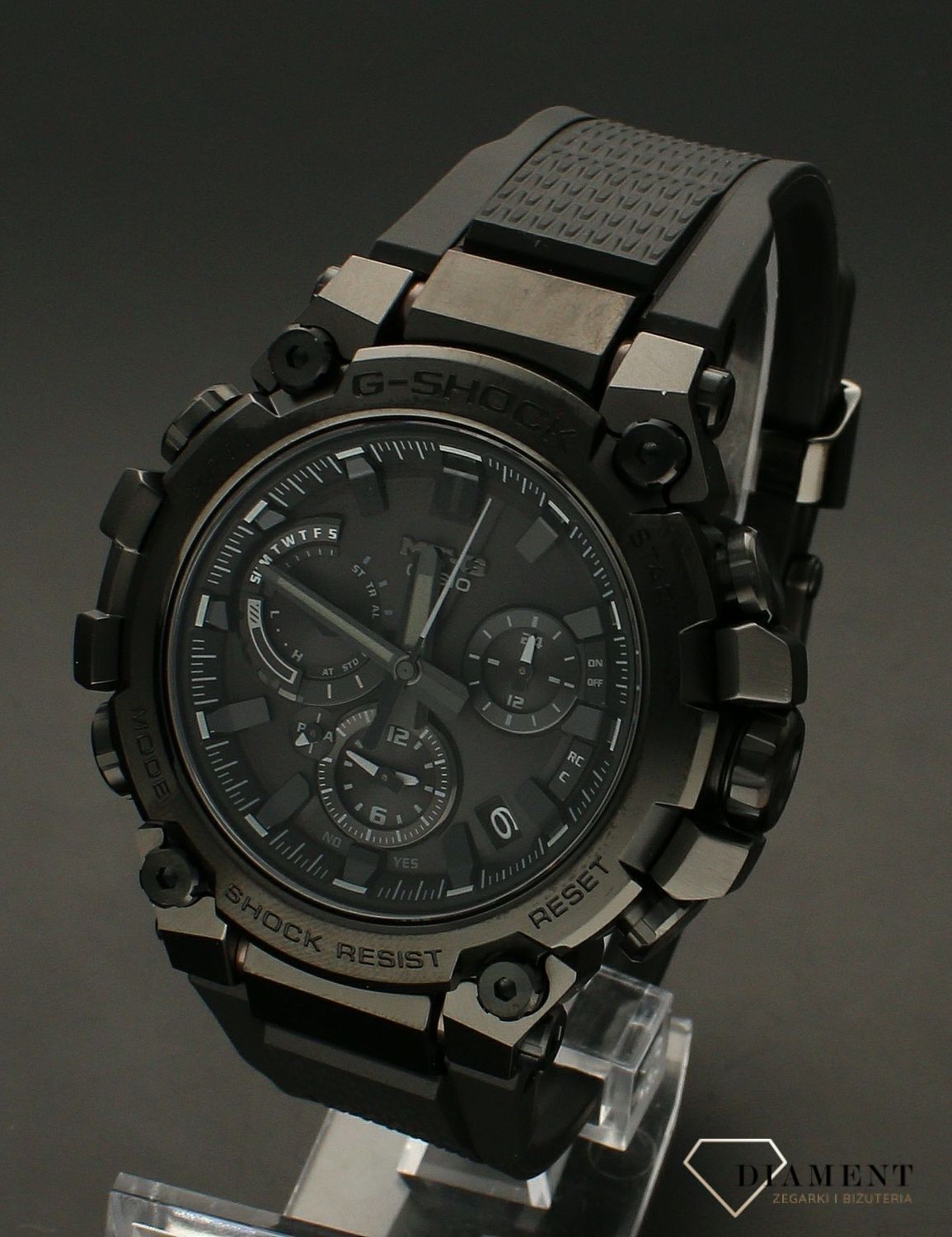Zegarek męski G-SHOCK Casio Metal Twisted G - Dual Core Guard MTG-B3000B-1AER.  Zegarki G-shock wyposażony jest w touch solarsolar powered. Cyferblat zegarka jest panelem słonecznym, który generuje energię elektryczną ze światła słoneczneg.webp