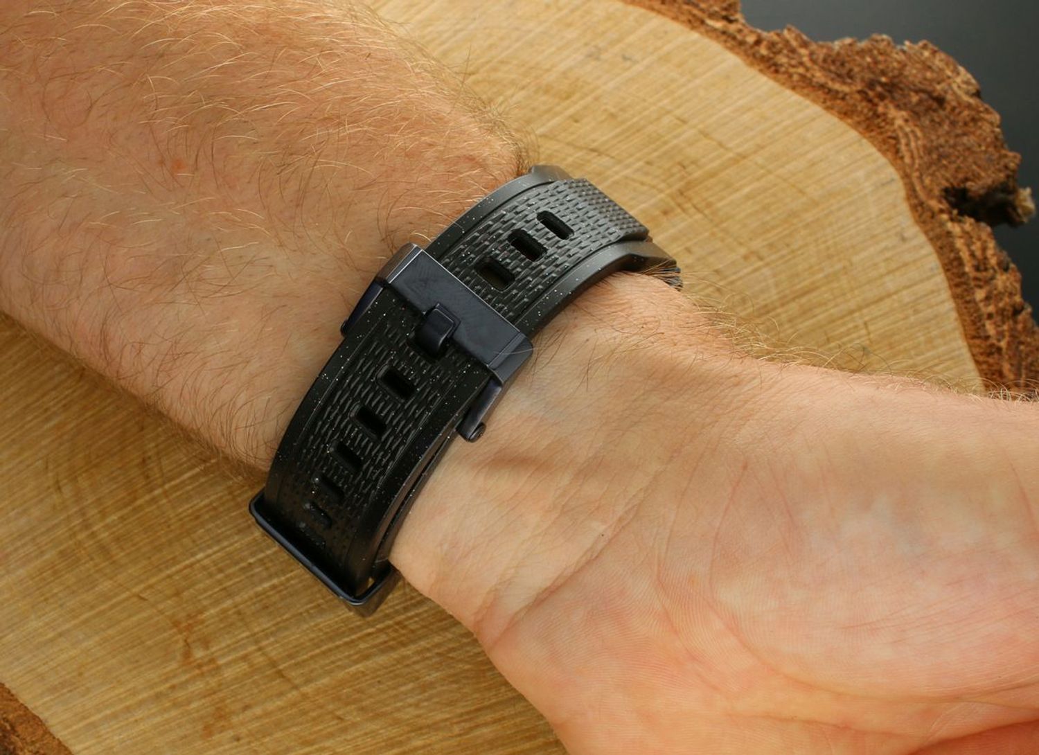 Zegarek męski Casio G-SHOCK MTG-B3000DN-1AER – Zegarek Solarny Bluetooth  (2).jpg