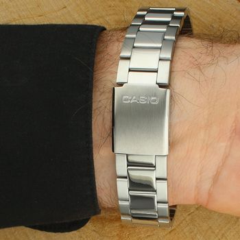 Casio MTP-1302D-7A – zegarek męski Classic biała tarcza datownik 5 ATM zapięcie.jpg