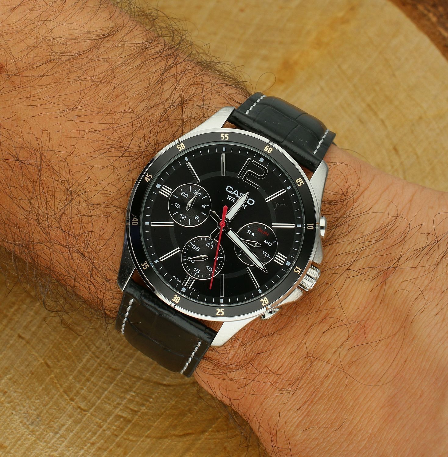 Zegarek męski Casio na skórzanym pasku MTP-1374PL-1AVEF. Męski zegarek na pasku. Męski zegarek Casio. Zegarek męski Casio na prezent. Zegarek męski klasyczny na baterię.2.jpg