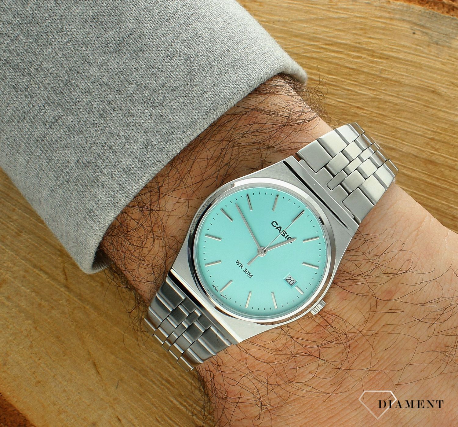 Zegarek męski Casio Classic w kolorze Tiffany Blue MTP-B145D-2A1VEF. Męski zegarek Casio. Zegarek męski na bransolecie. Zegarek męski Casio w kolorze Tiffany Blue. Zegarek męski nowoczesny wzór. Zegarek męski idealny.jpg